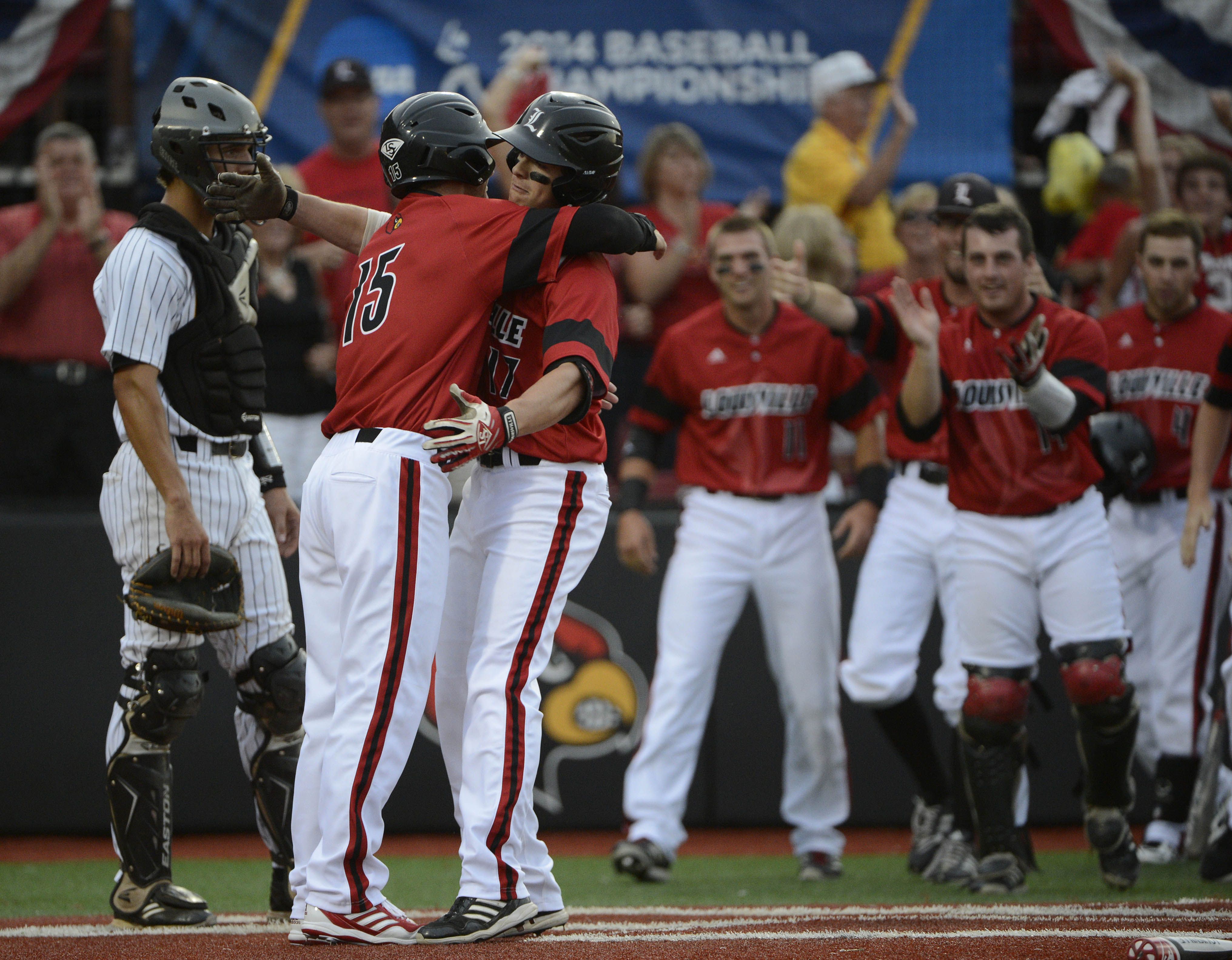 College World Series: Stanford's run ends on wild pitch vs. Vanderbilt