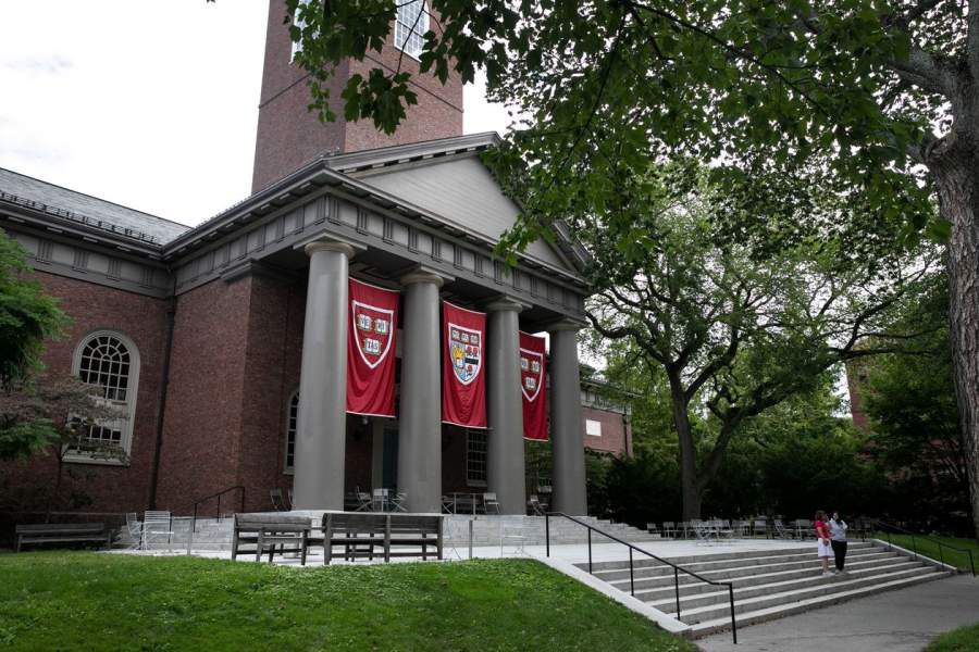 Harvard gana 6,5% en año apagado para fondos universitarios - La Tercera