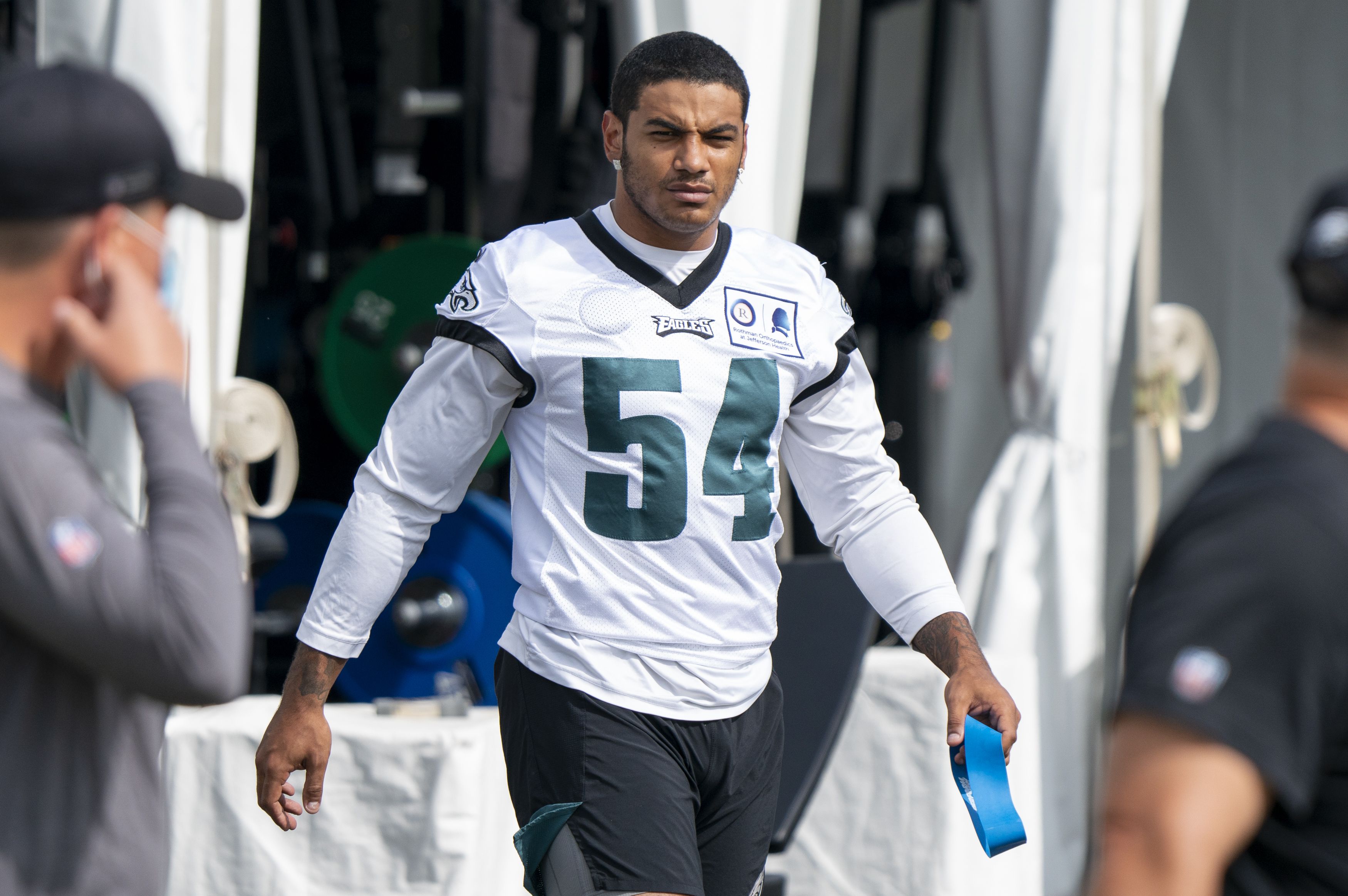 Philadelphia Eagles linebacker Shaun Bradley during the game between  News Photo - Getty Images