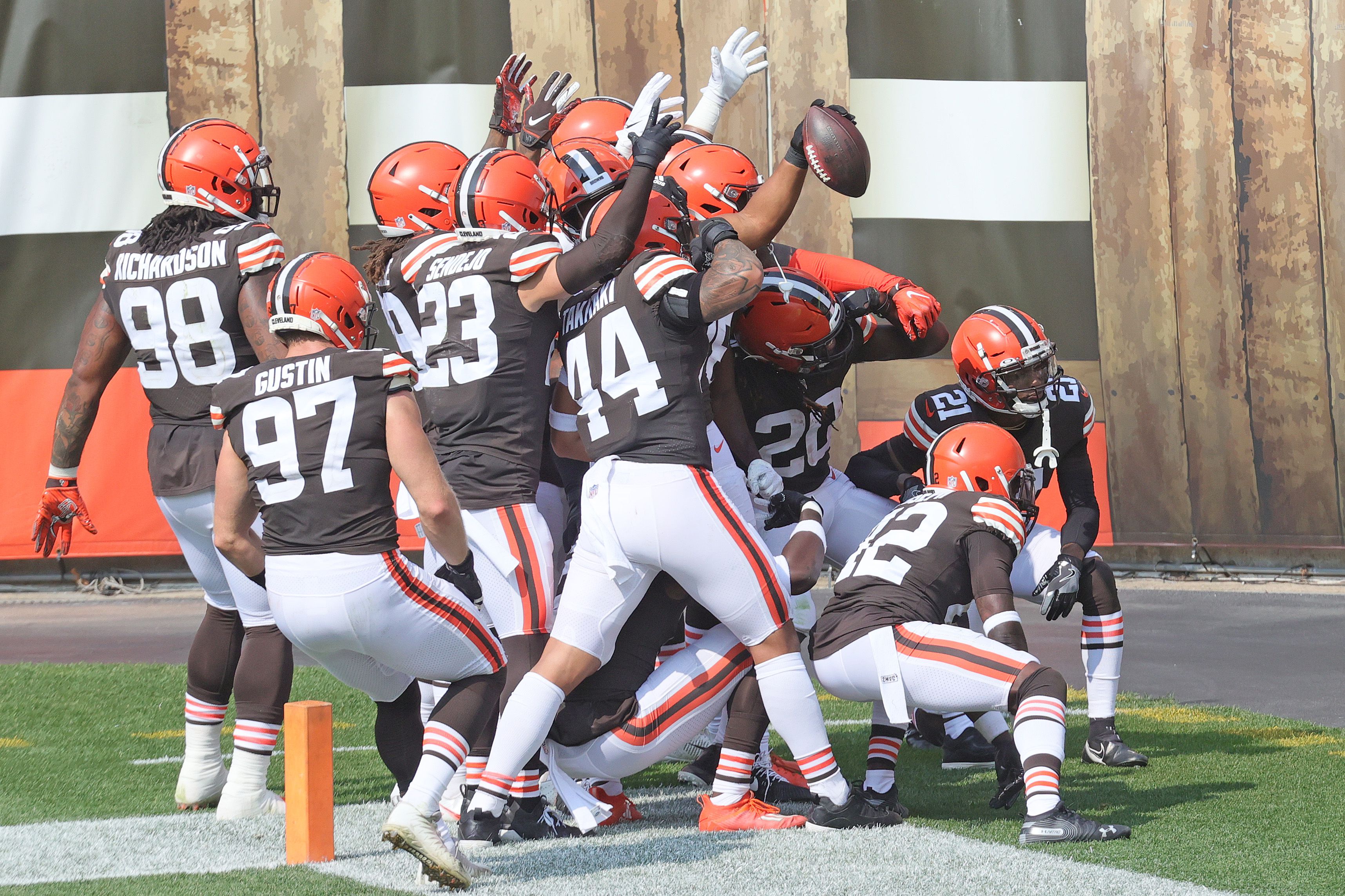 Browns fans, this opening victory over Cincinnati is for you! You deserve  it! – Terry Pluto 