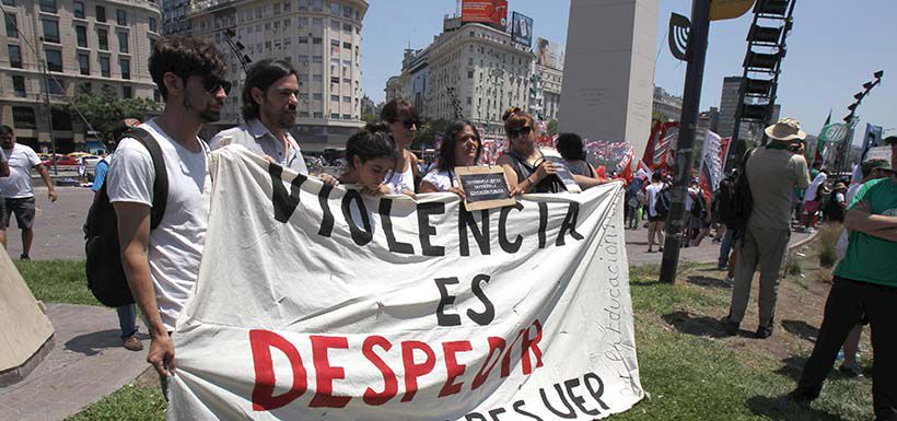 Funcionarios marchan en Argentina para denunciar precarización laboral