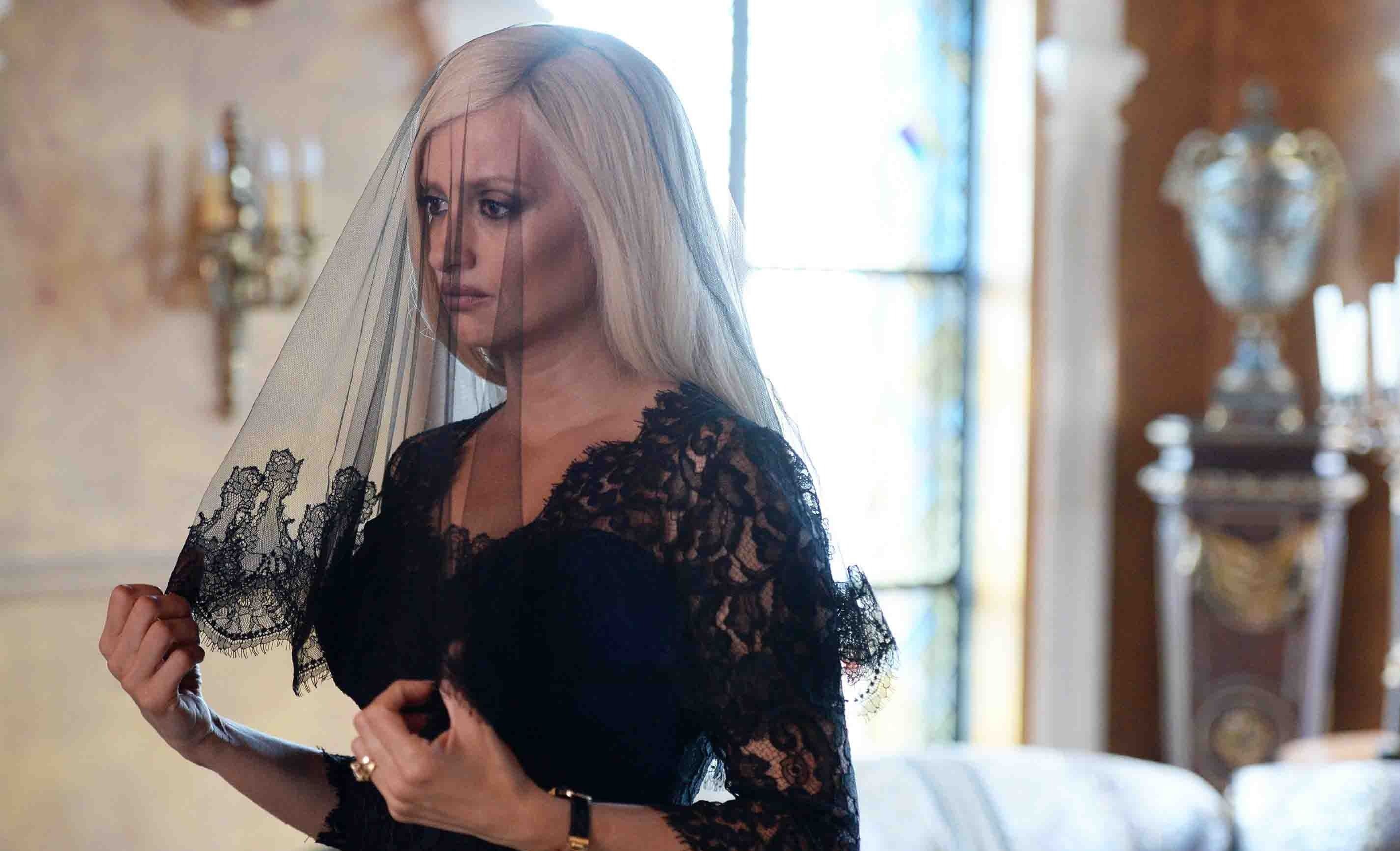 penelope-cruz-es-donatella-versace-en-versace-american-crime-story-fx-1