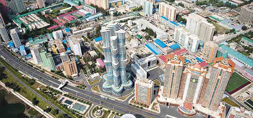 Con 53 pisos, este rascacielos azul es el más alto de la avenida de Científicos Mirae.