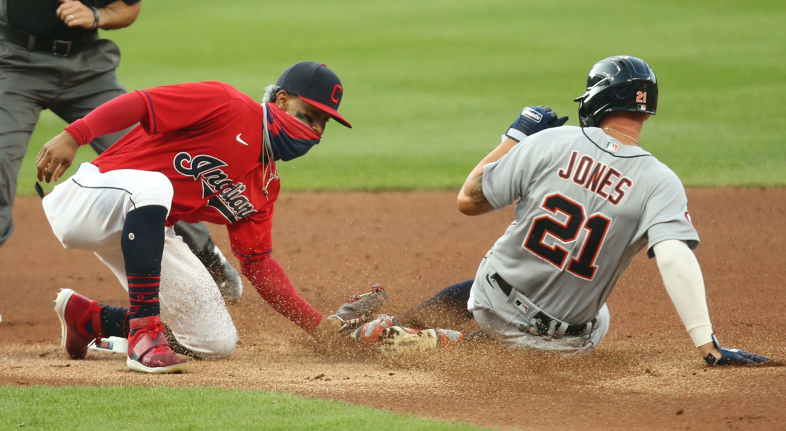 McKenzie strikes out 10 in debut as Indians beat Tigers