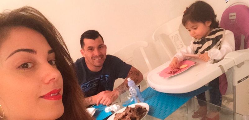 Gary Medel, Saludo año nuevo