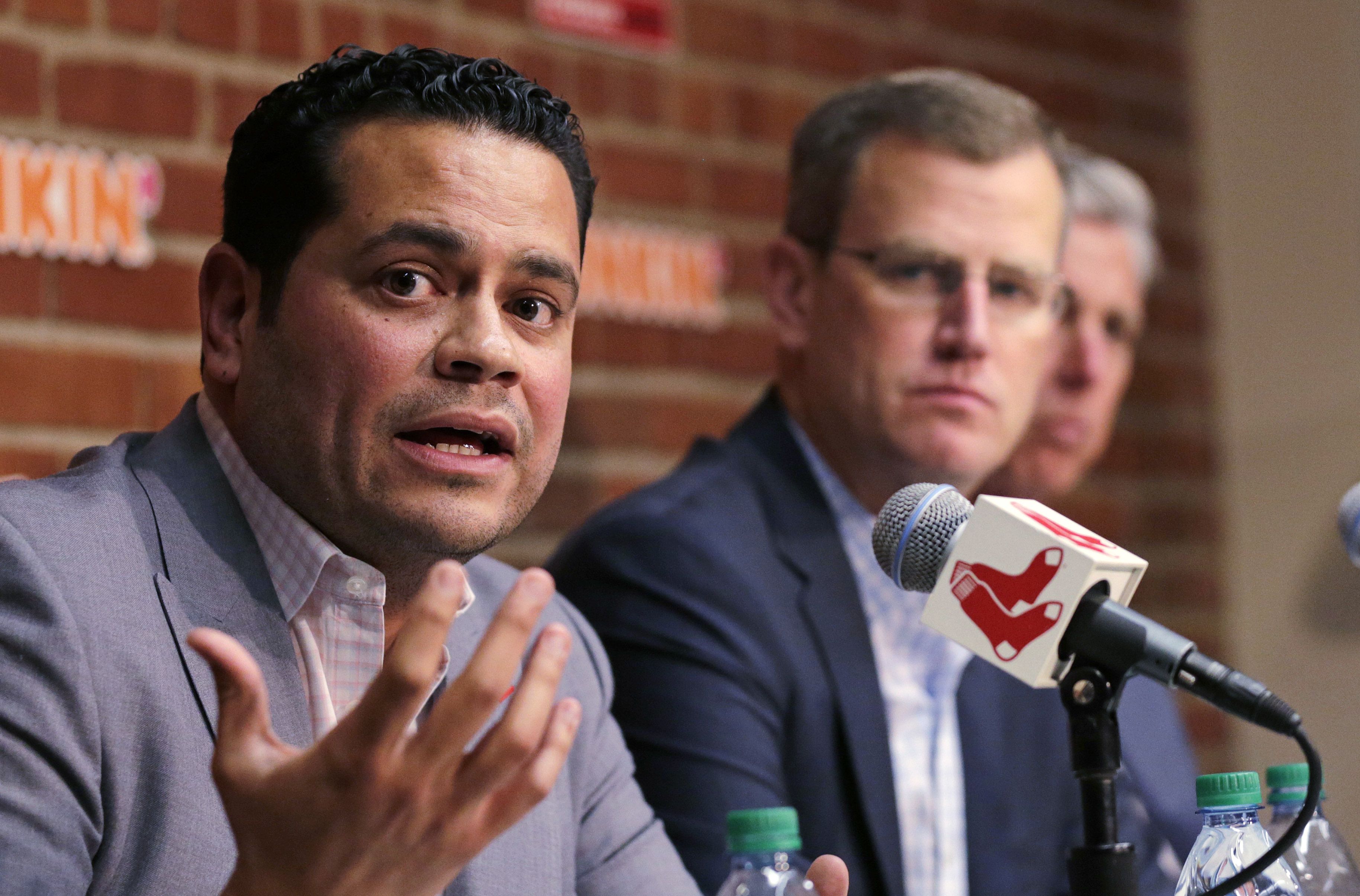 Rumored top Red Sox GM target in extension talks with current team (report)  