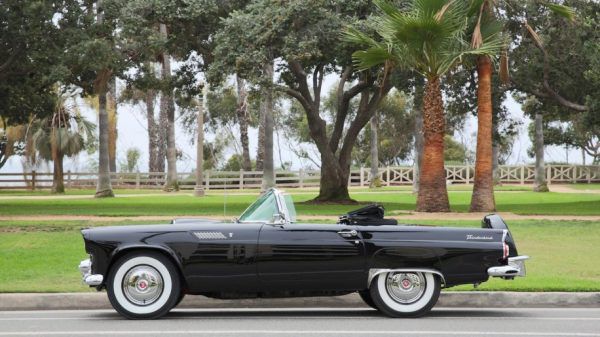 marilyn-monroe-1956-ford-thunderbird-3-1-600x337.jpg