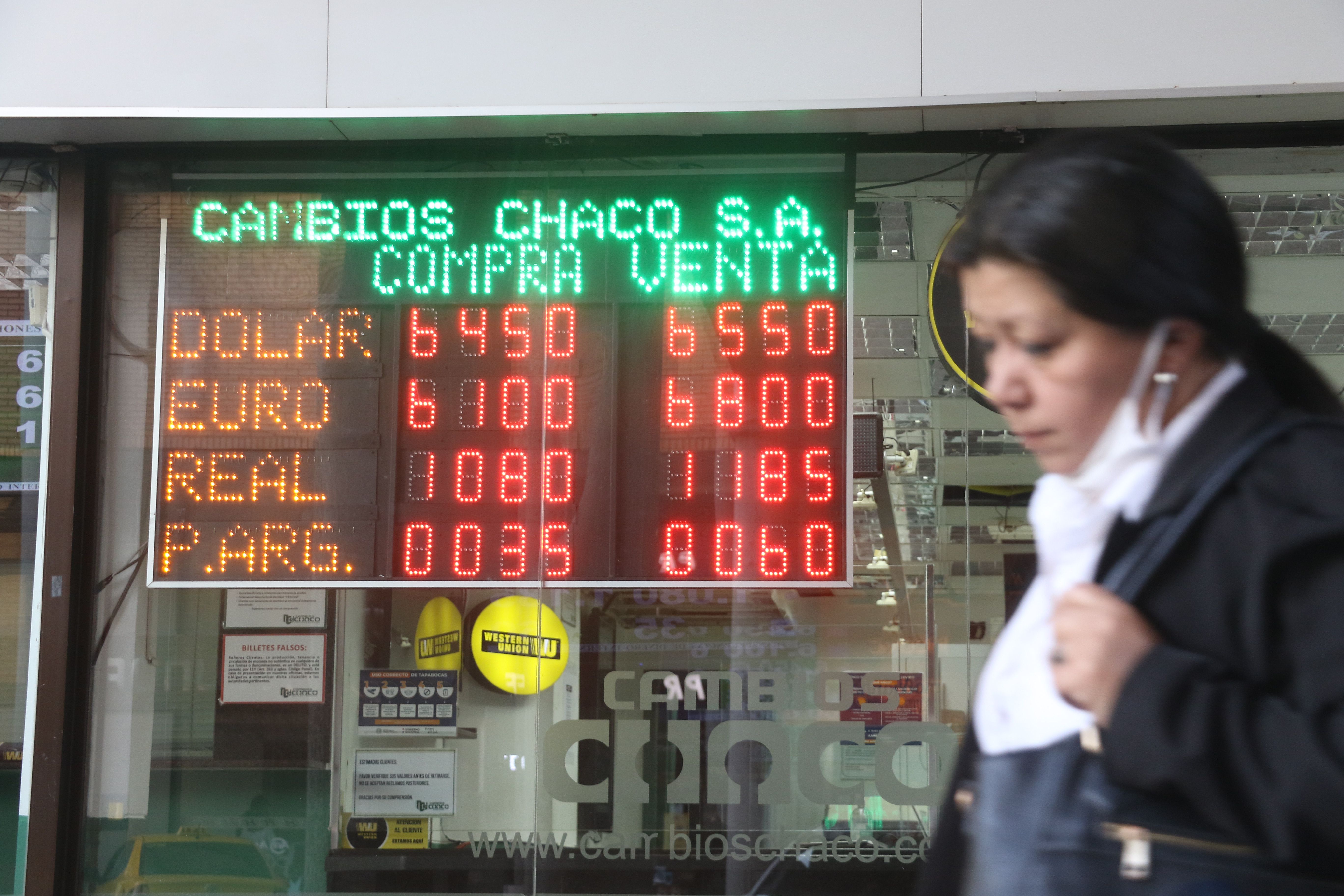 La Nacion Agentes Economicos Prefieren Aun Al Dolar Ante El Contexto Regional