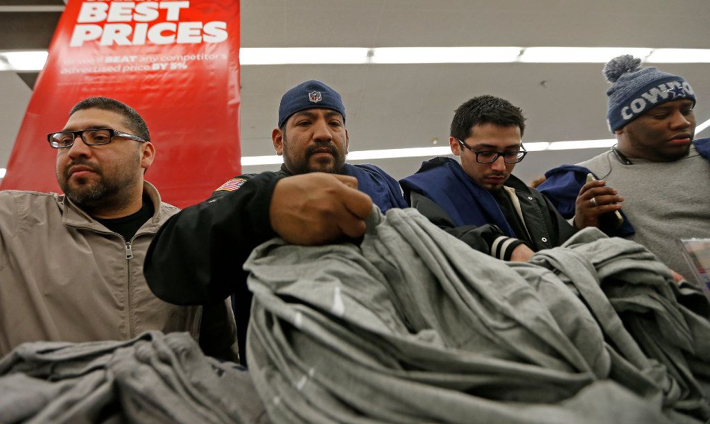 Retailer breaks out championship gear in Dallas as Cowboys clinch