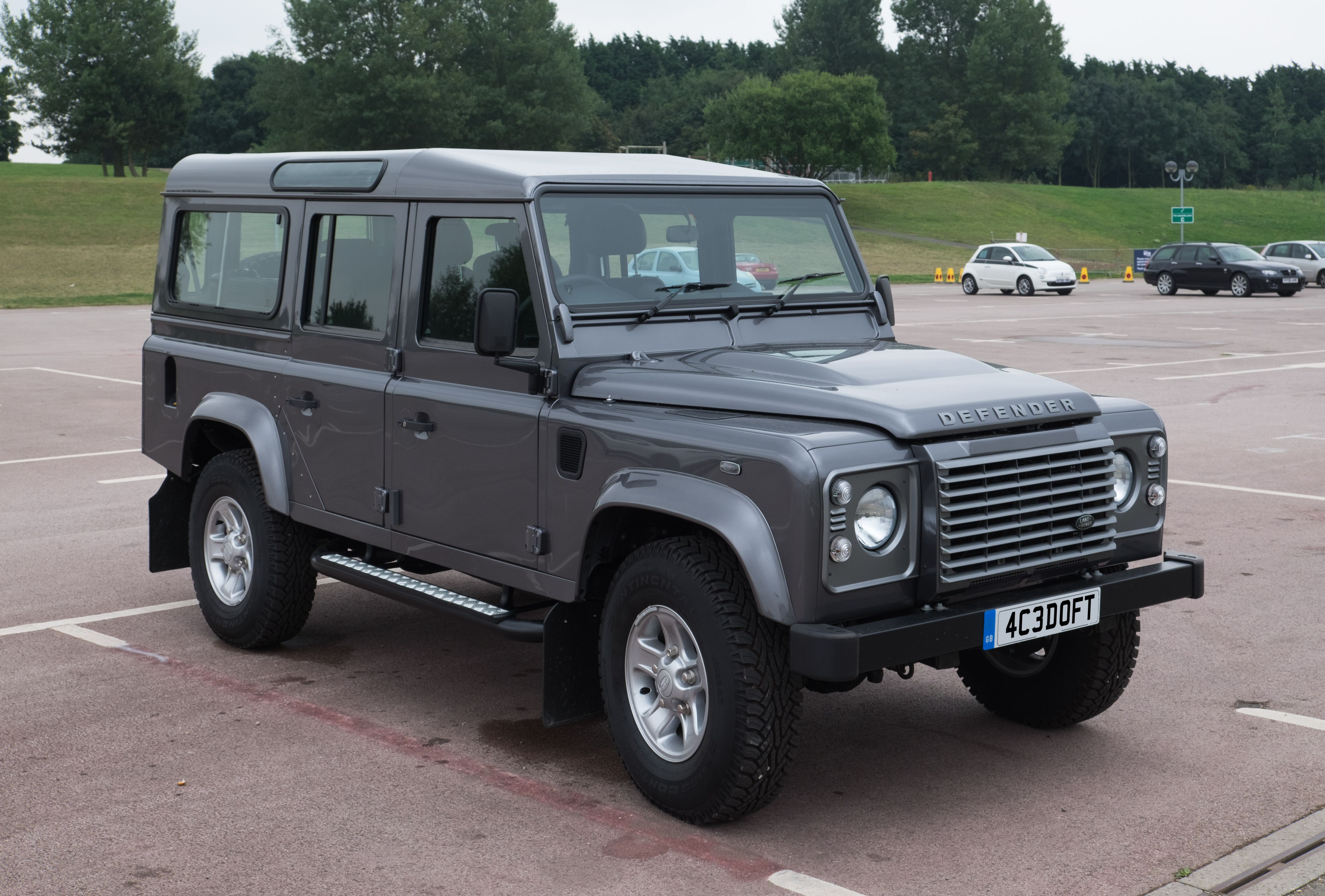 Land Rover Defender 110