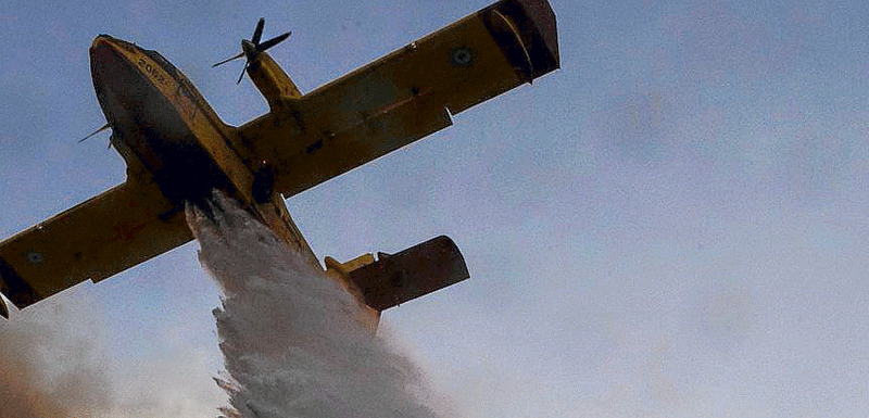 an-israeli-firefighter-plane-helps-extingui-35736952