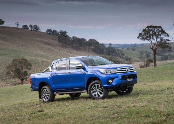 Toyota-HiLux-2016-1024-01-600x428.jpg