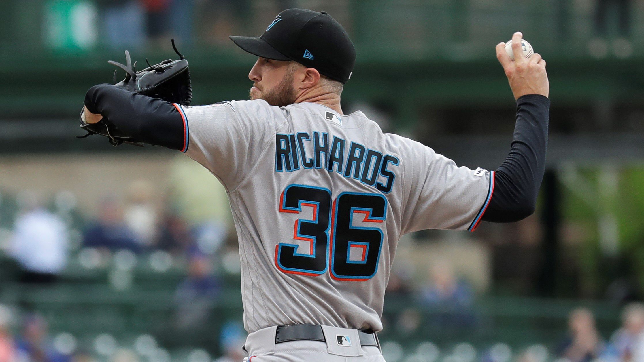 Marlins Trevor Richards gets the ball against the Cubs