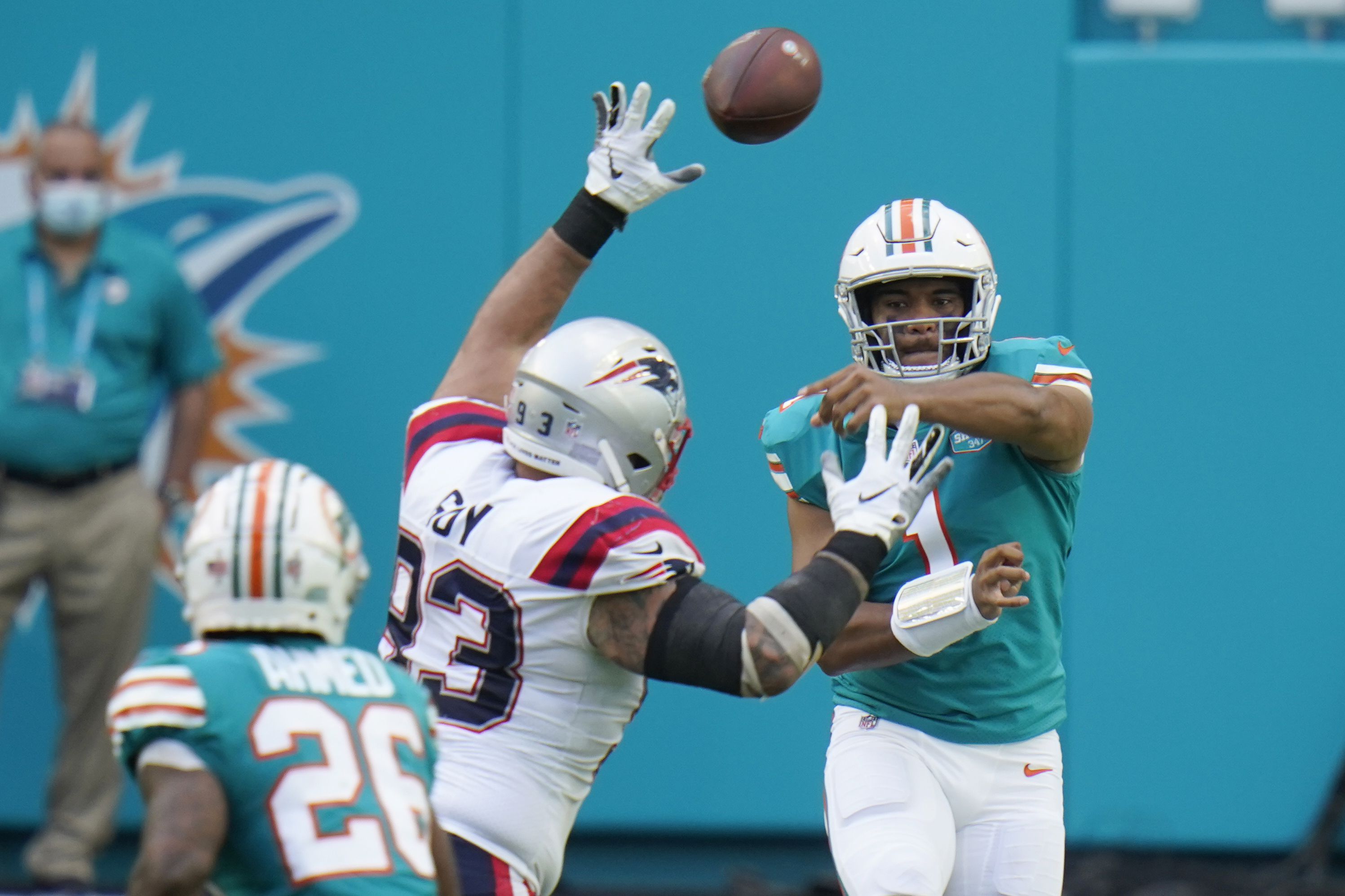 Patriots lose as Dolphins score improbable touchdown on final play - The  Boston Globe