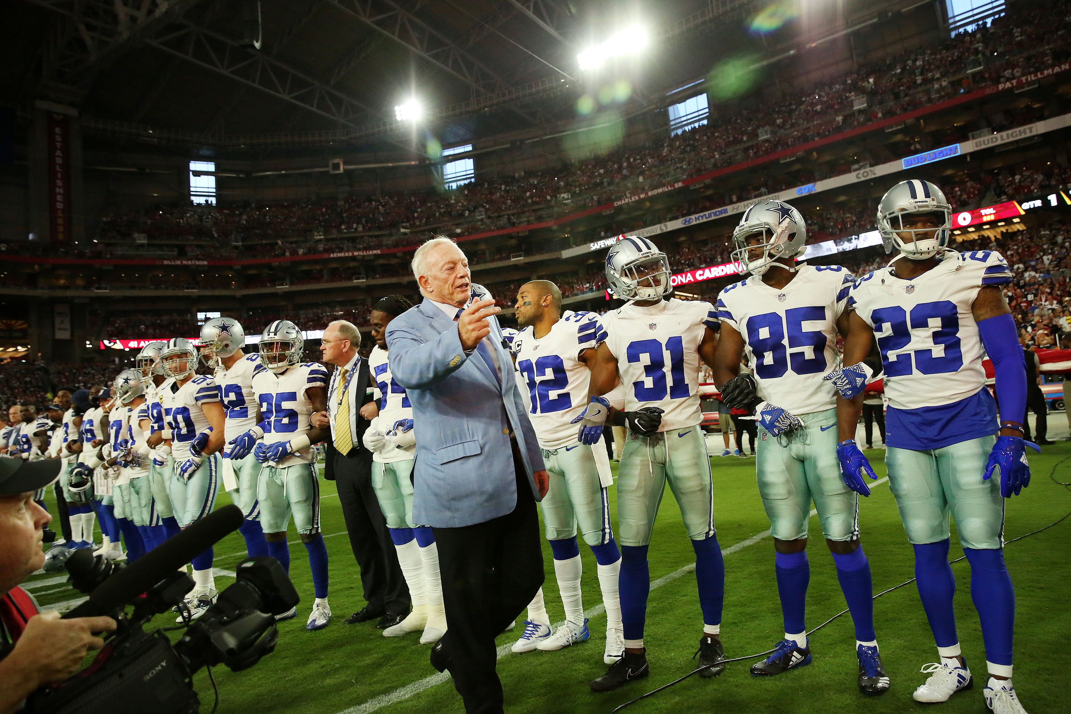 Jerry Jones suggests wiggle room over Cowboys' anthem policy - The San  Diego Union-Tribune