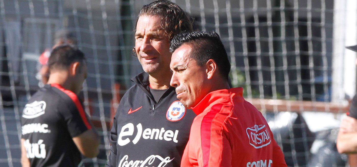 Juan Antonio Pizzi y Esteban Paredes