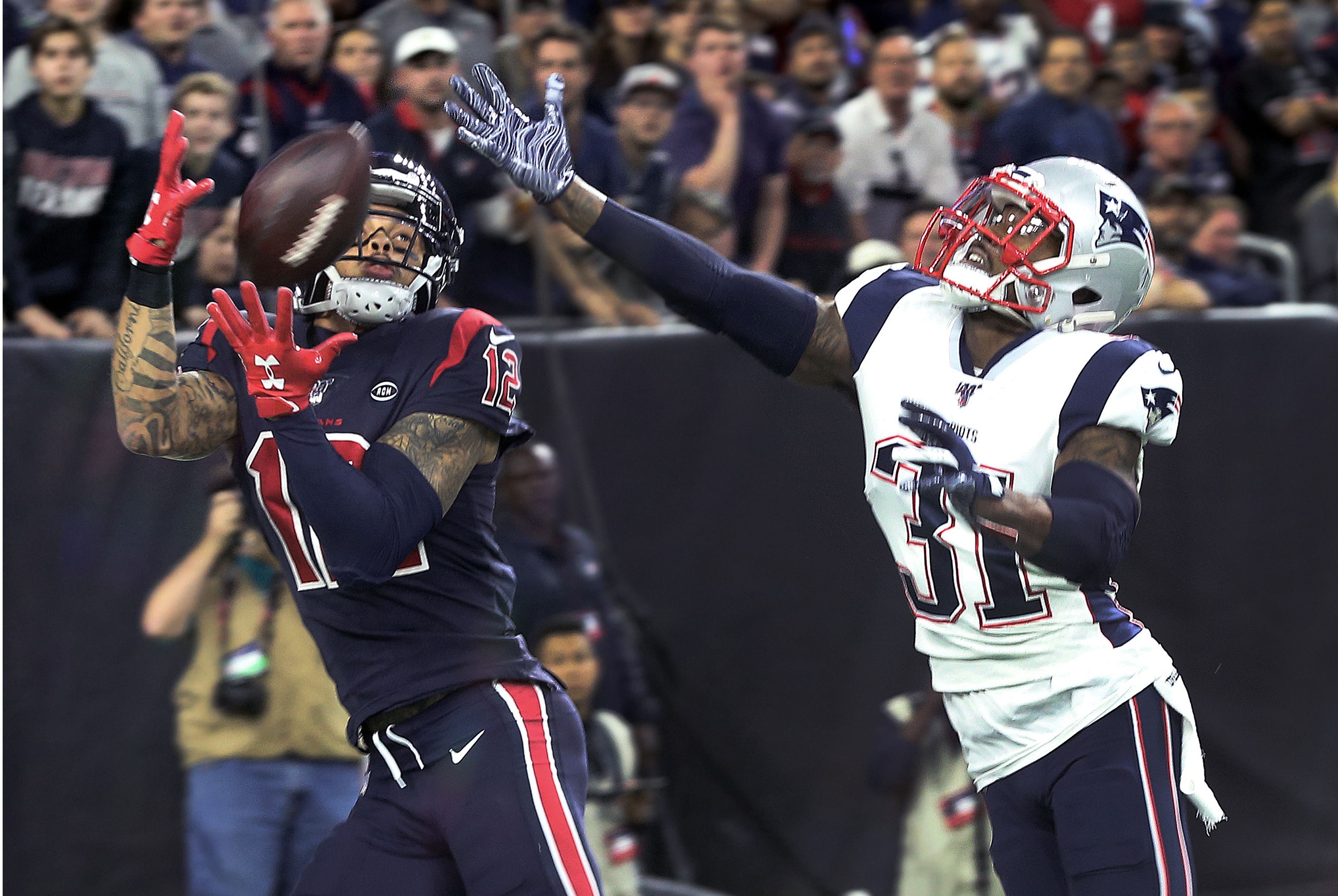 Watson throws 3 TDs, catches another; Texans top Pats 28-22