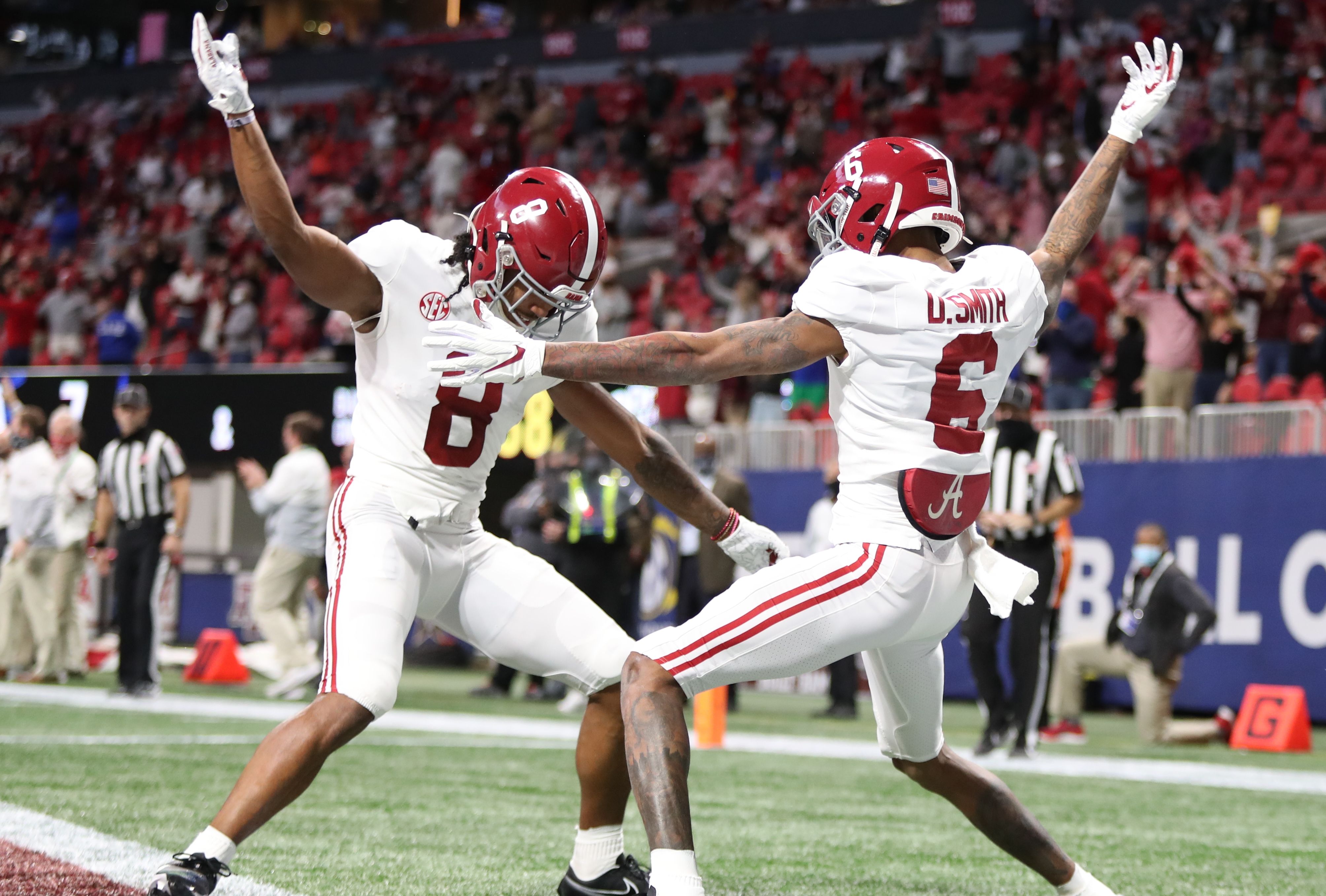 Alabama Wide Receiver DeVonta Smith Wins the Heisman Trophy - The New York  Times