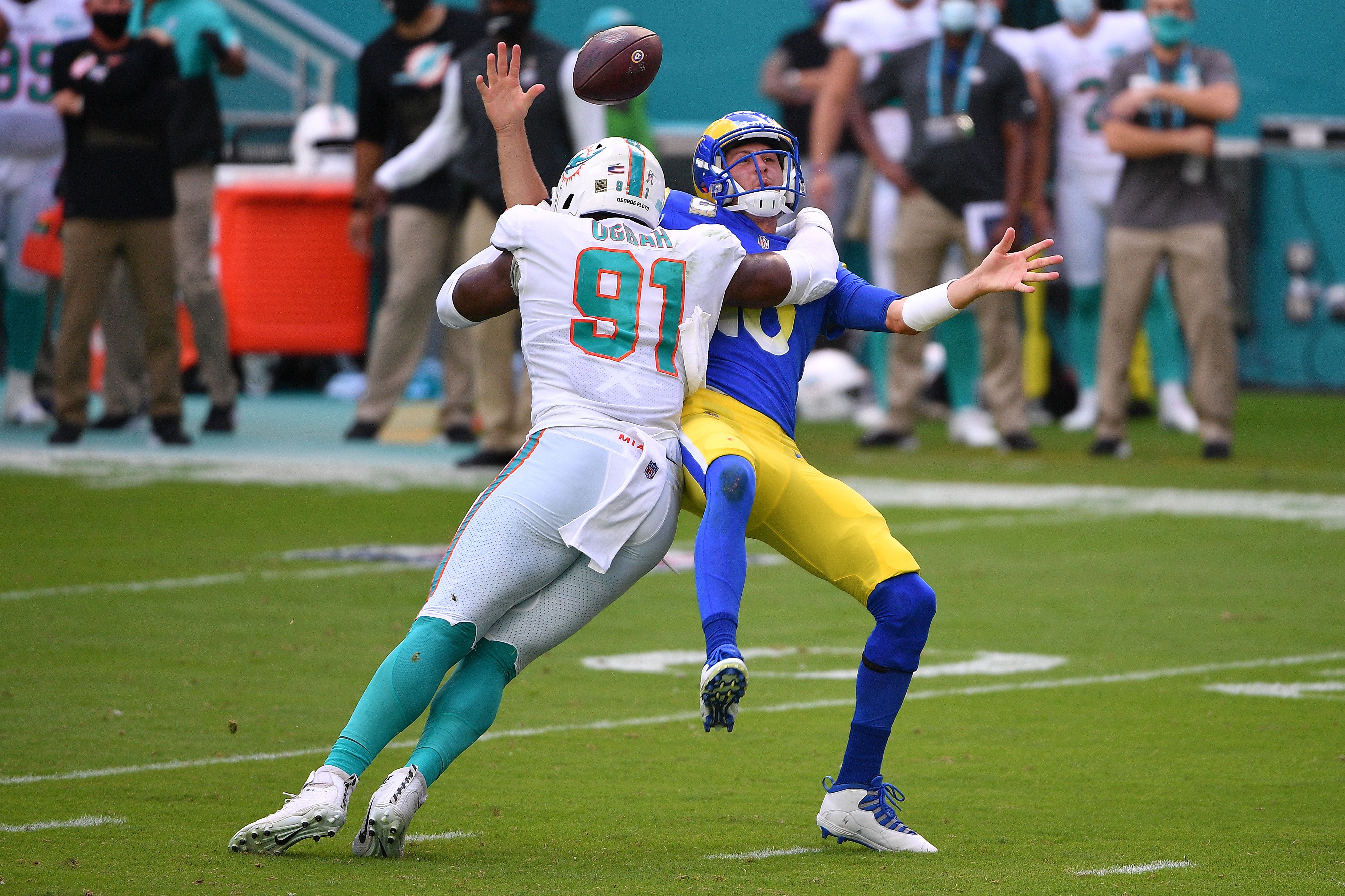 Big plays help Dolphins beat Rams 28-17 in Tua's 1st start