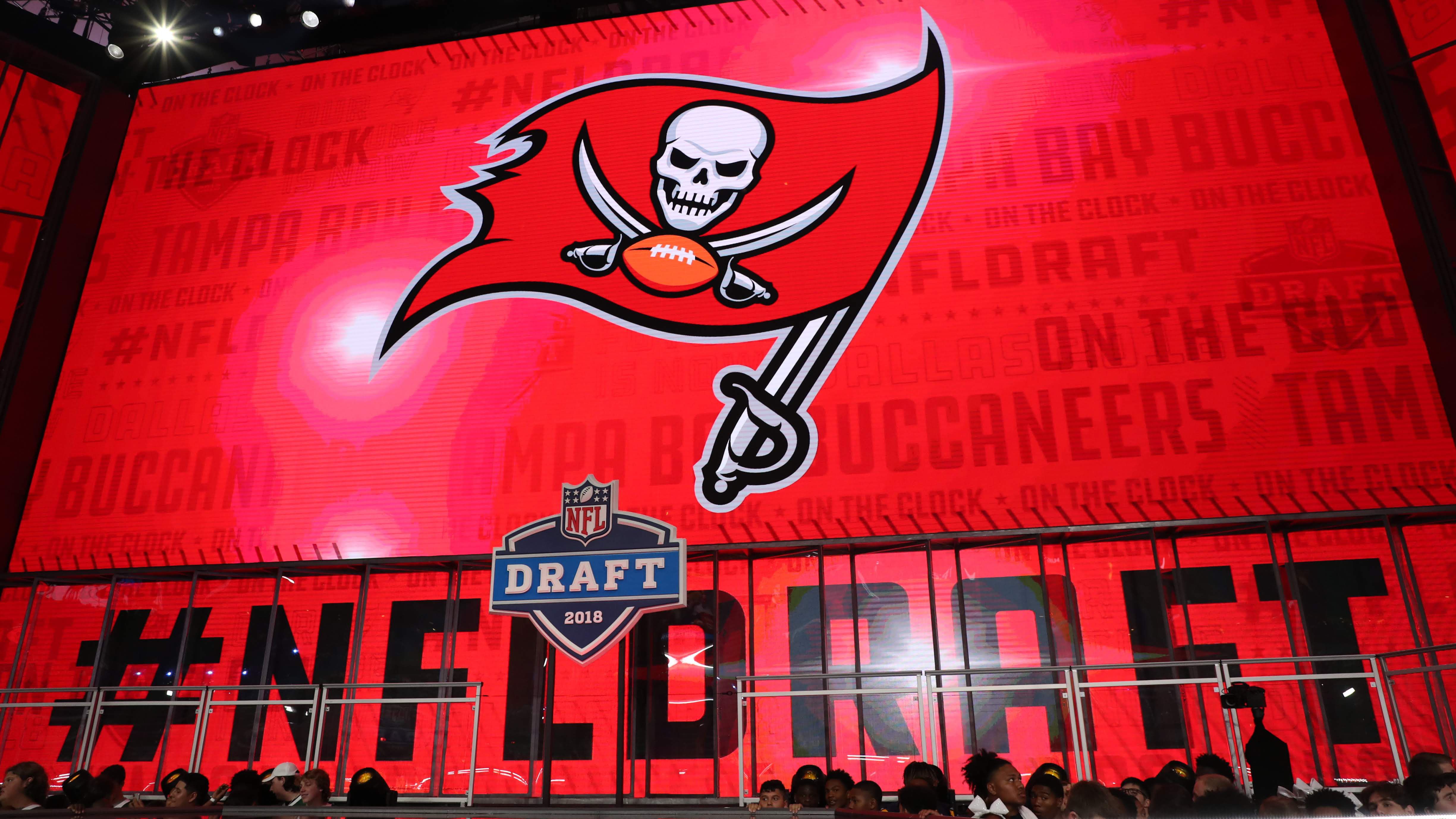 NFL Mock Draft Monday: A lesson from the Buccaneers' 1995 draft