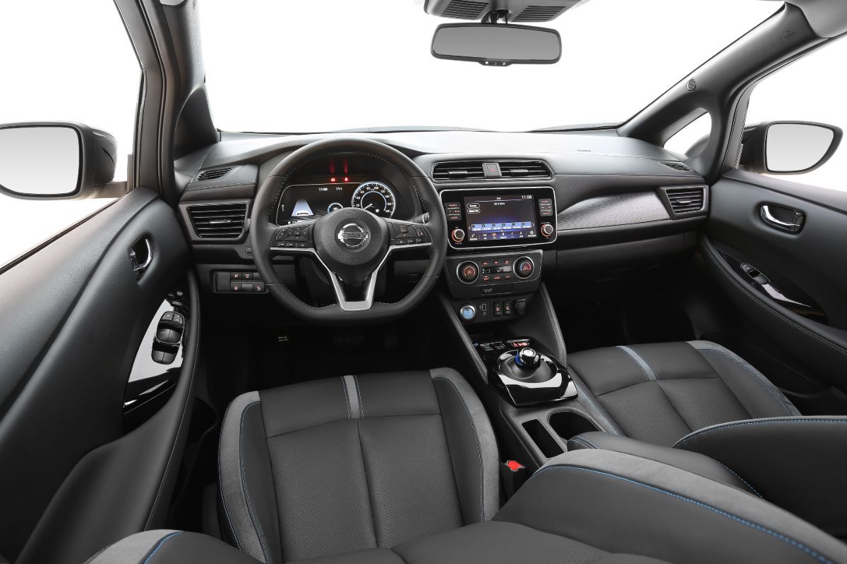 Nissan-LEAF-2020-Interior-02.jpg