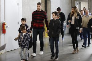 Tom Brady and family go to BU graduation - The Boston Globe