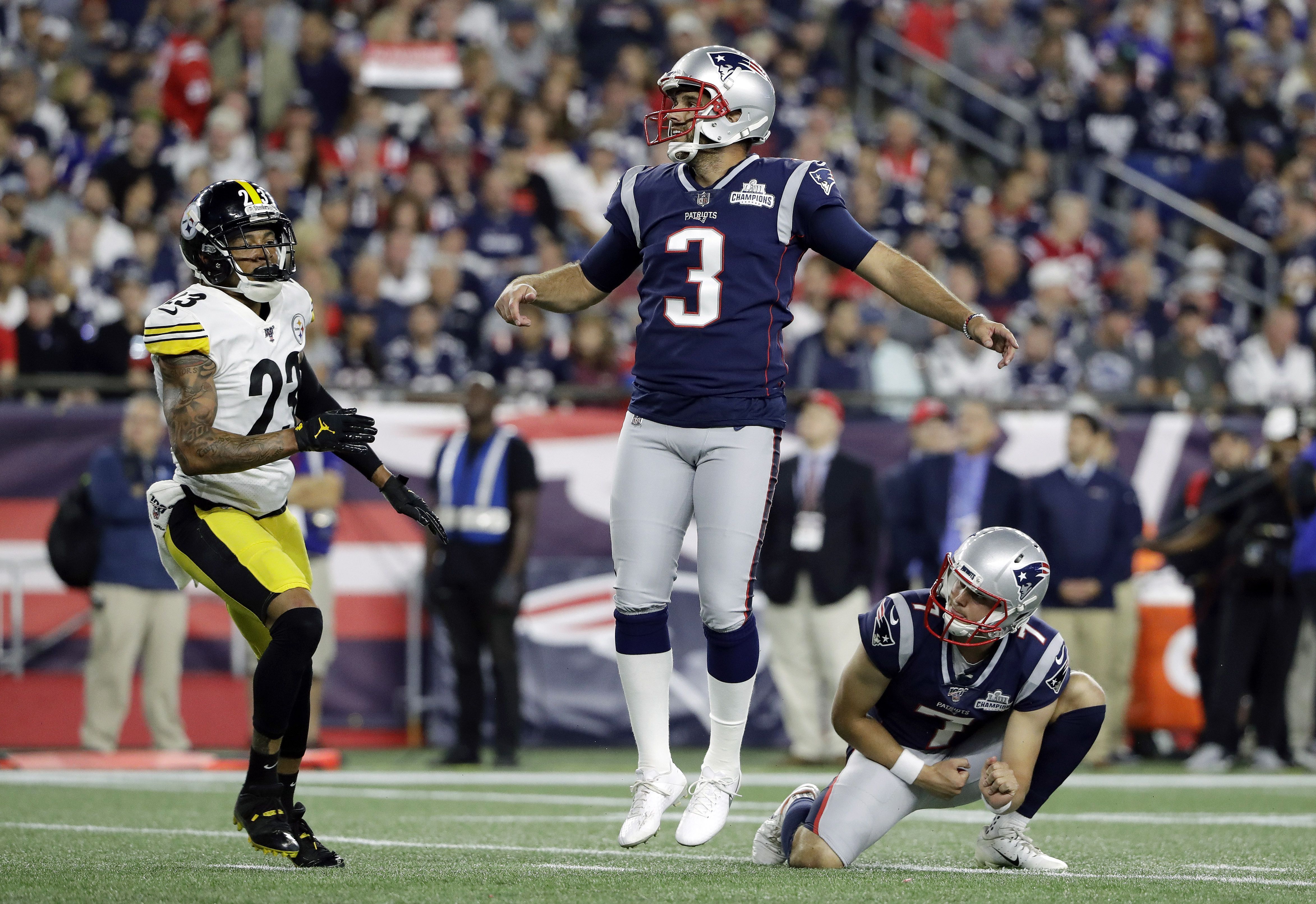 Stephen Gostkowski of New England Patriots misses extra point