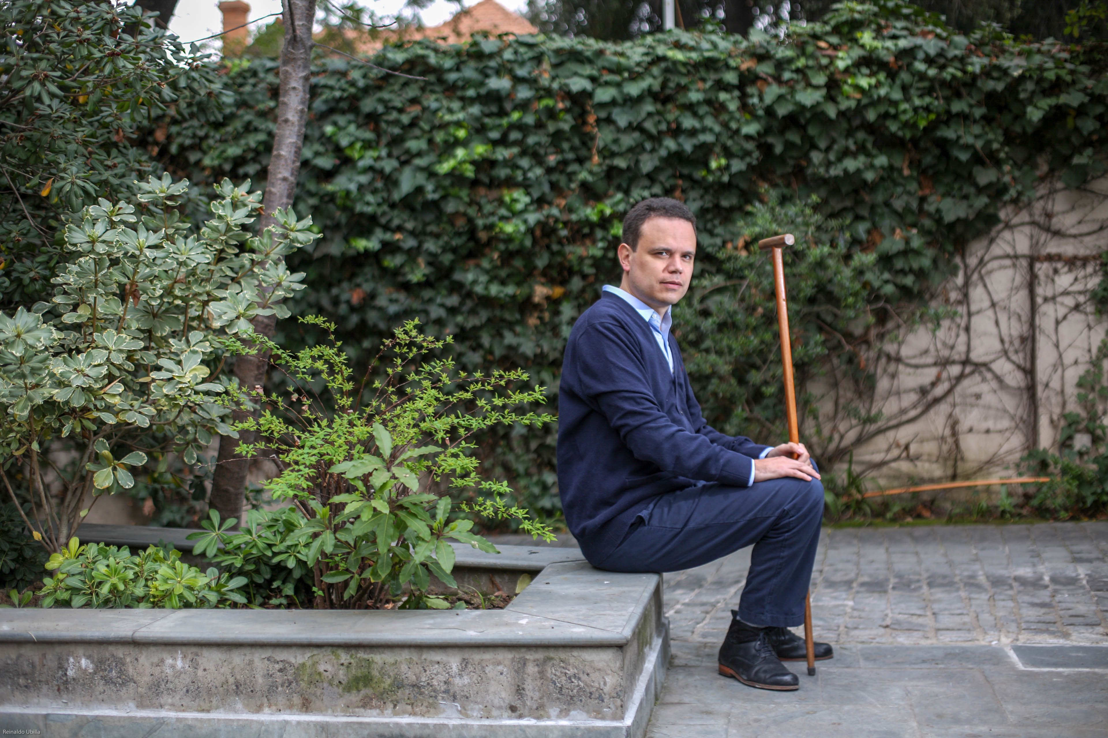 Joaquin Trujillo, funcionario del centro de estudios publicos.