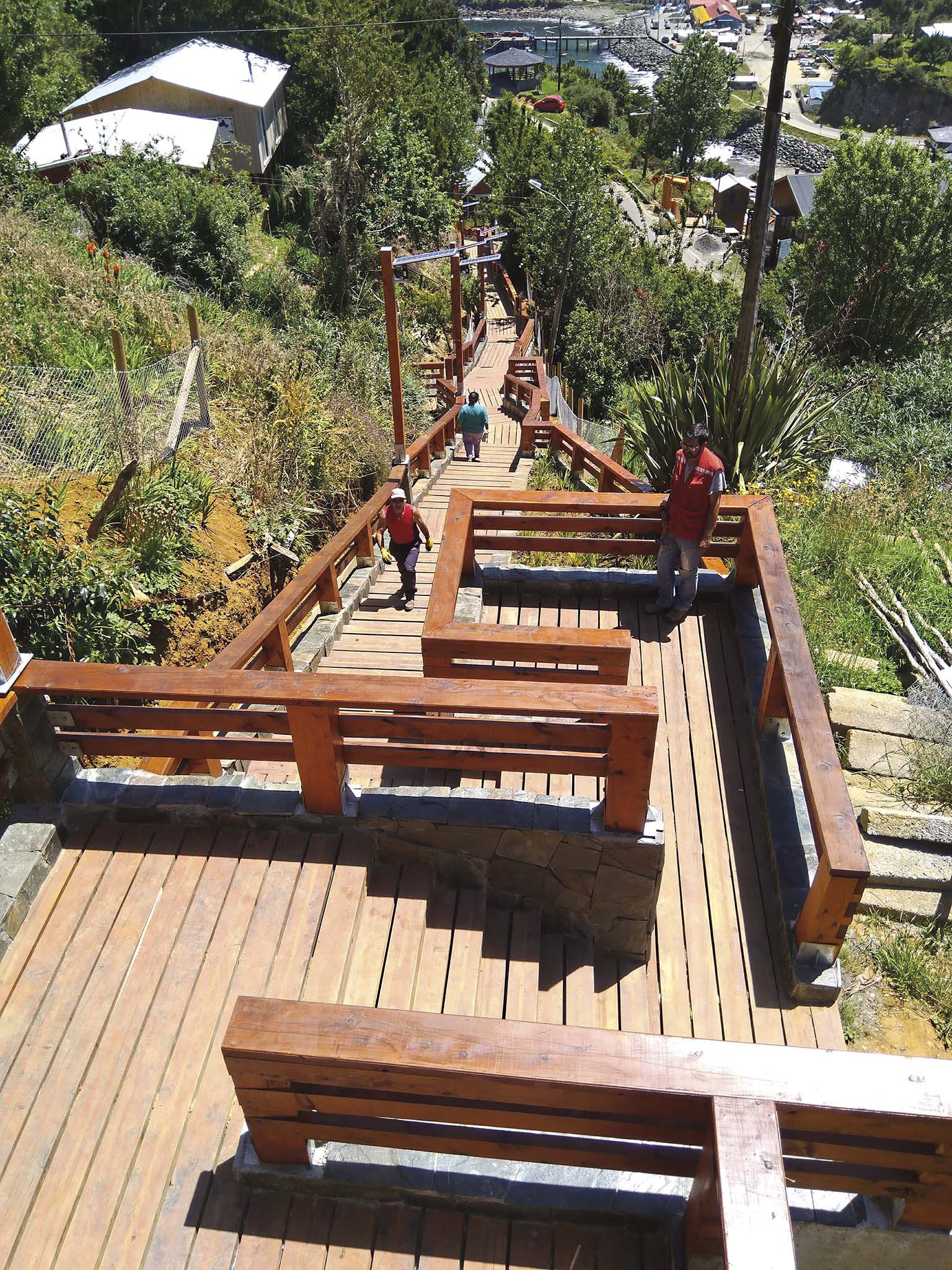 Escalera Abuelito Huenteyao.