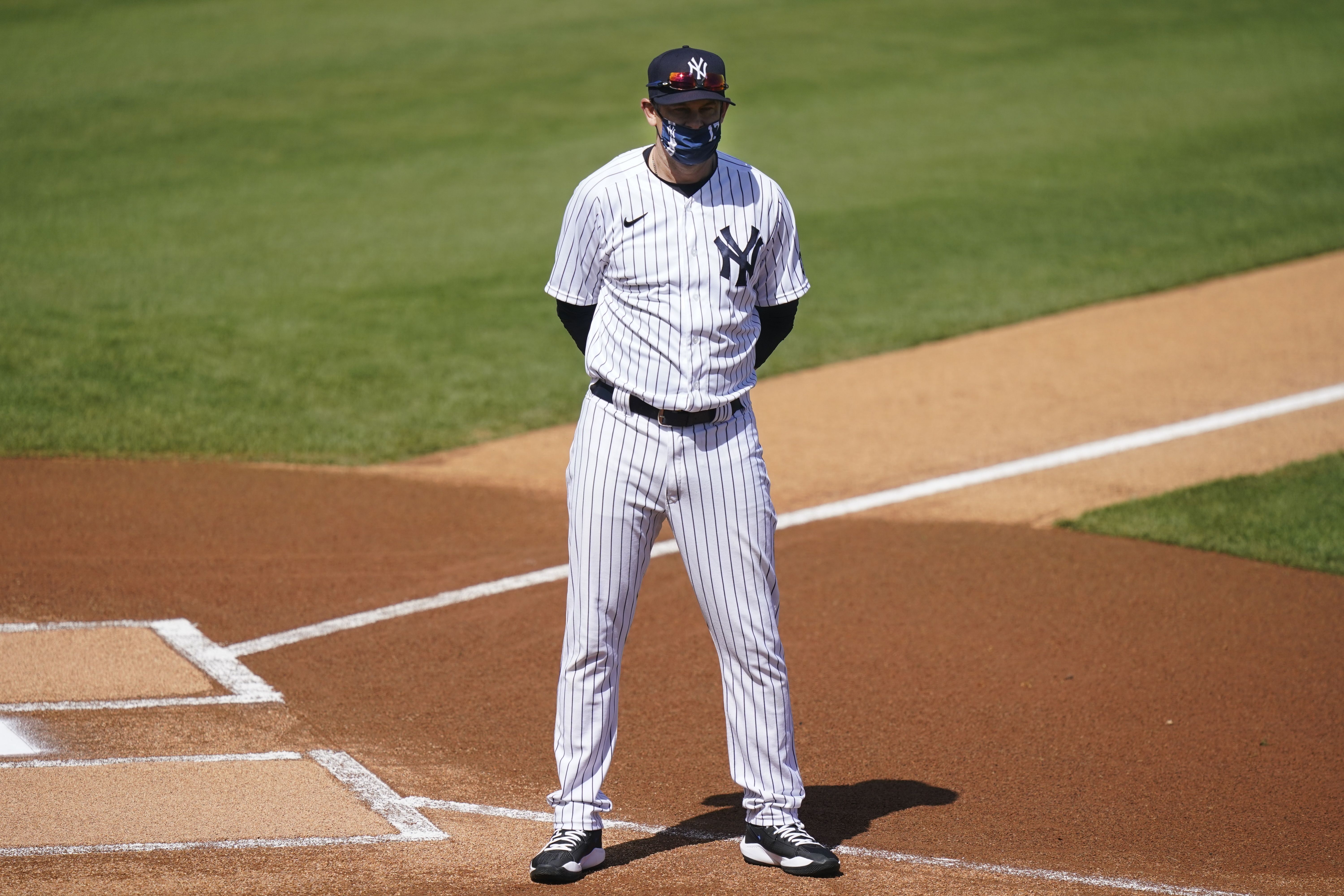 Yankees manager Aaron Boone gets pacemaker, takes leave