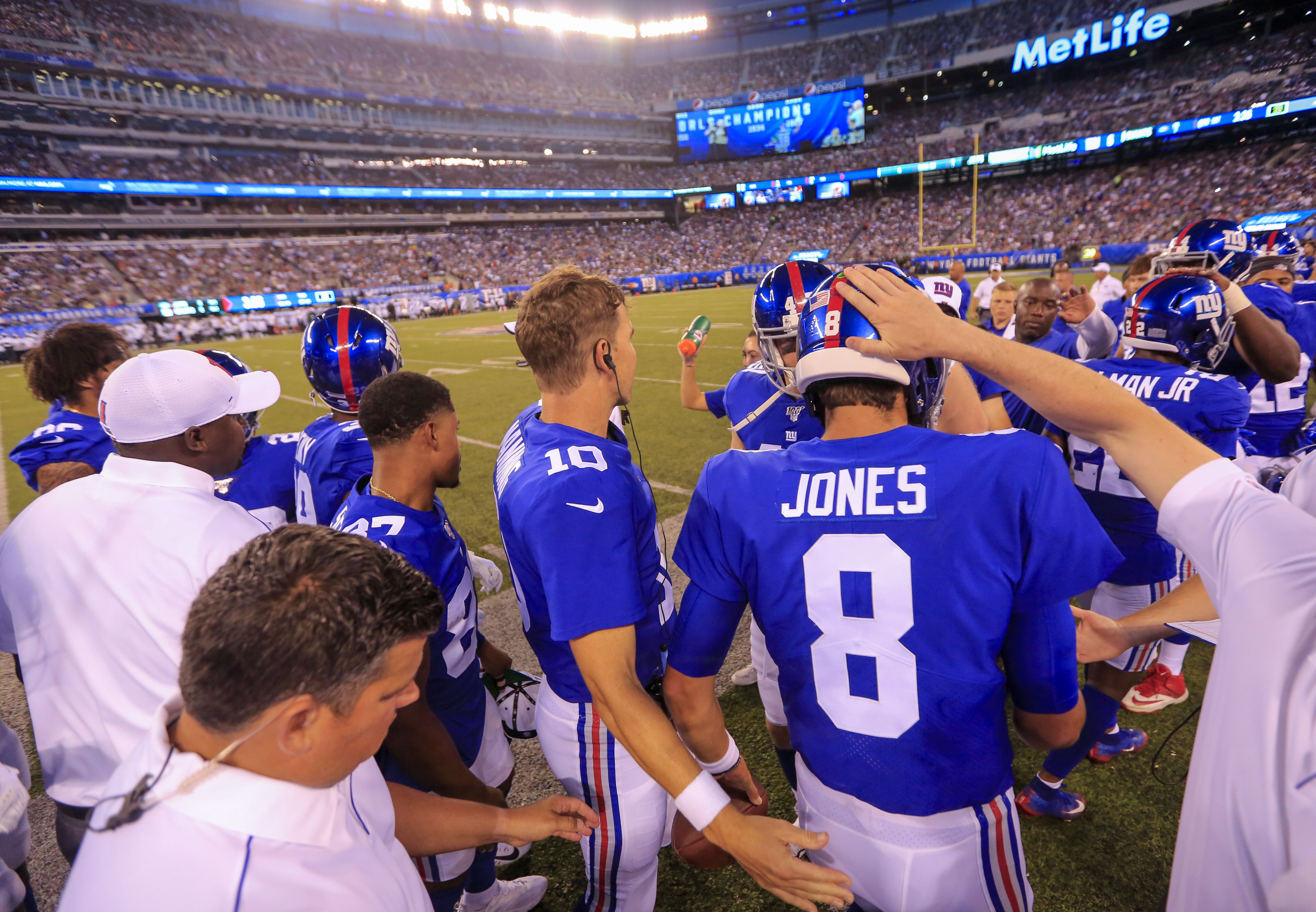 Daniel Jones received a standing ovation from the MetLife Stadium crowd -  and high praise from his teammates and coaches - after leading…