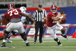 Miami Dolphins' Tua Tagovailoa signing rookie deal as jersey sales