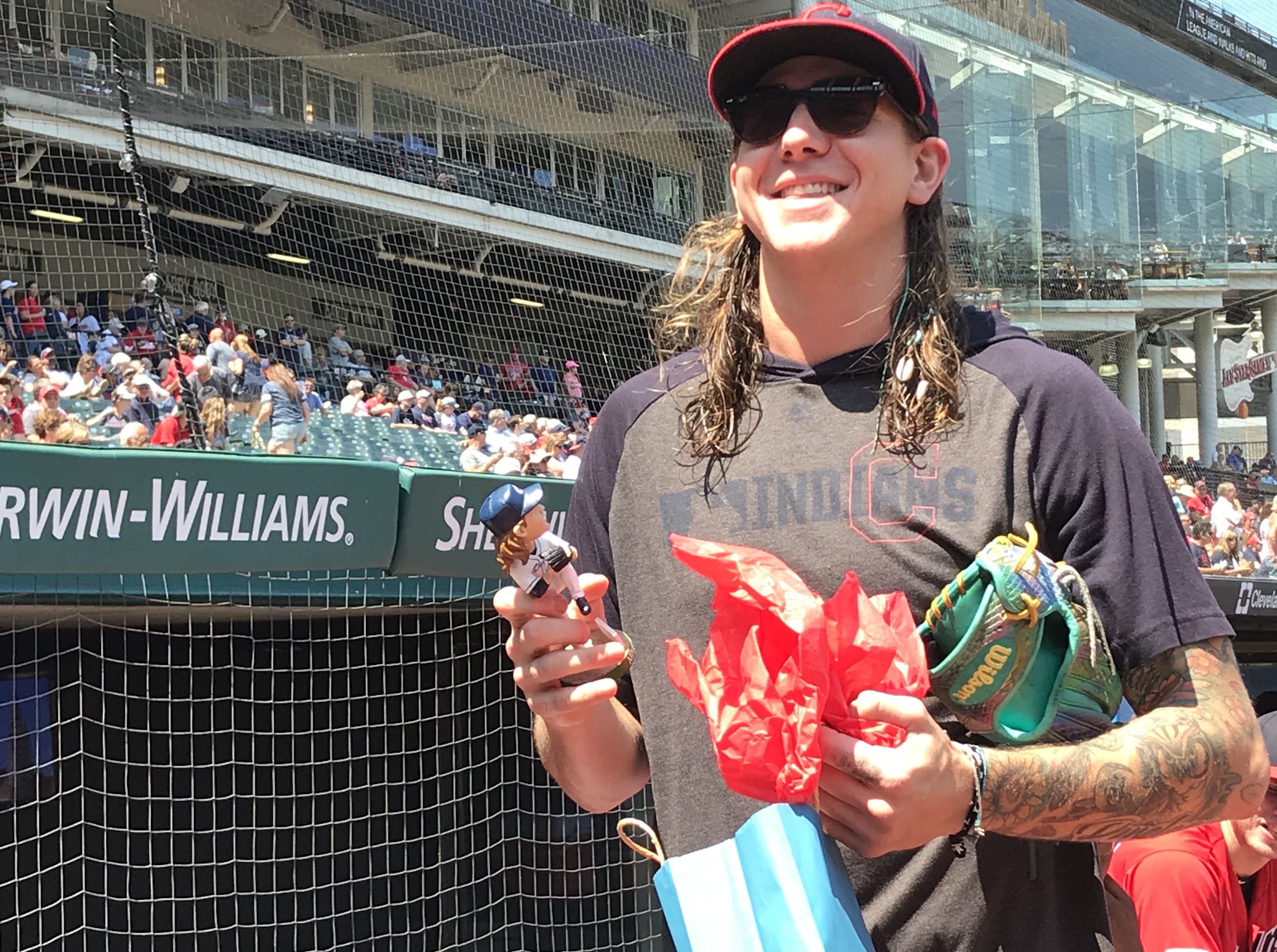 10-year-old fan wins contest, tosses pitch, meets Mike Clevinger