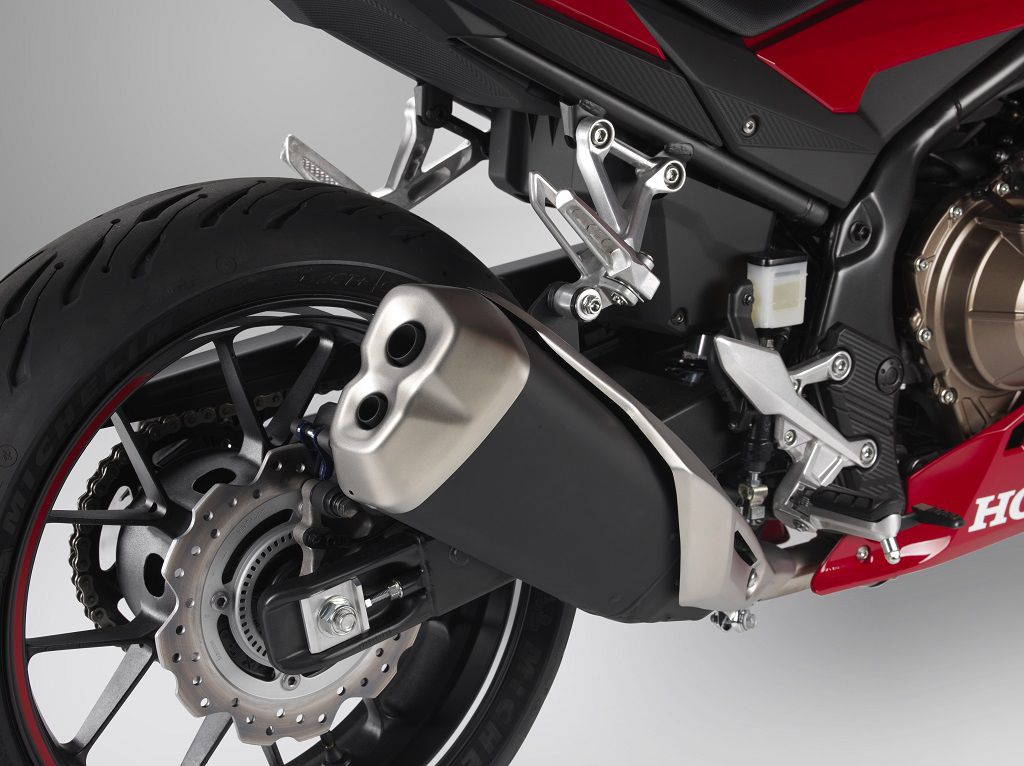 19_Honda_CBR500R_Grand_Prix_Red_exhaust.jpg