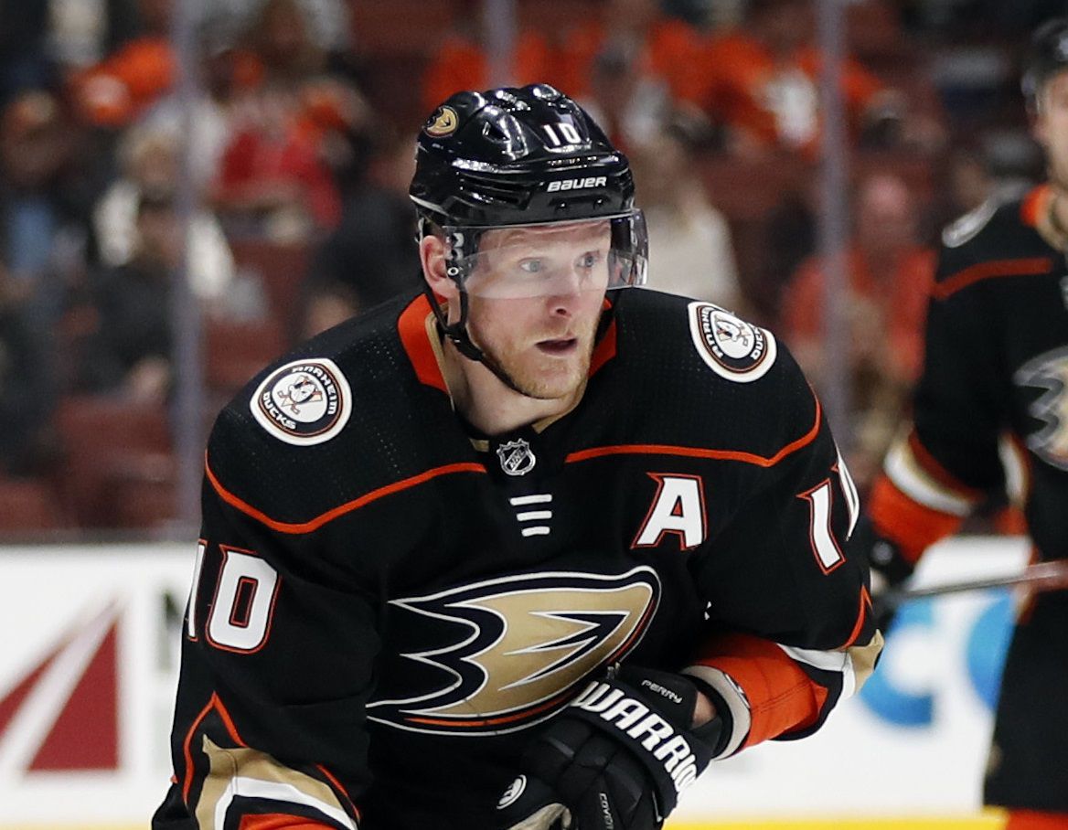 Corey Perry gets bloodied on missed call, still celebrates with
