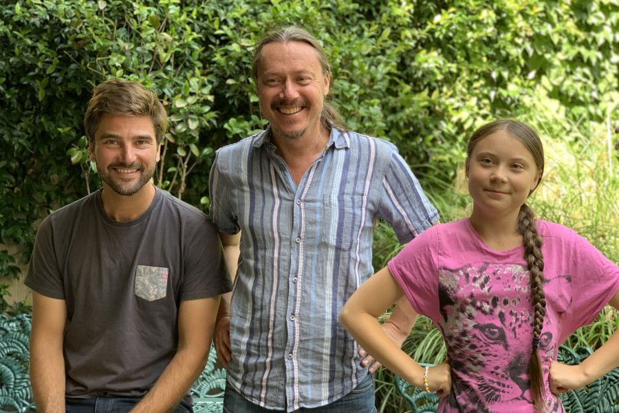 Foto: Birte_Lorenzen) Boris Herrmann junto a  Svante y Greta Thunberg, en París.