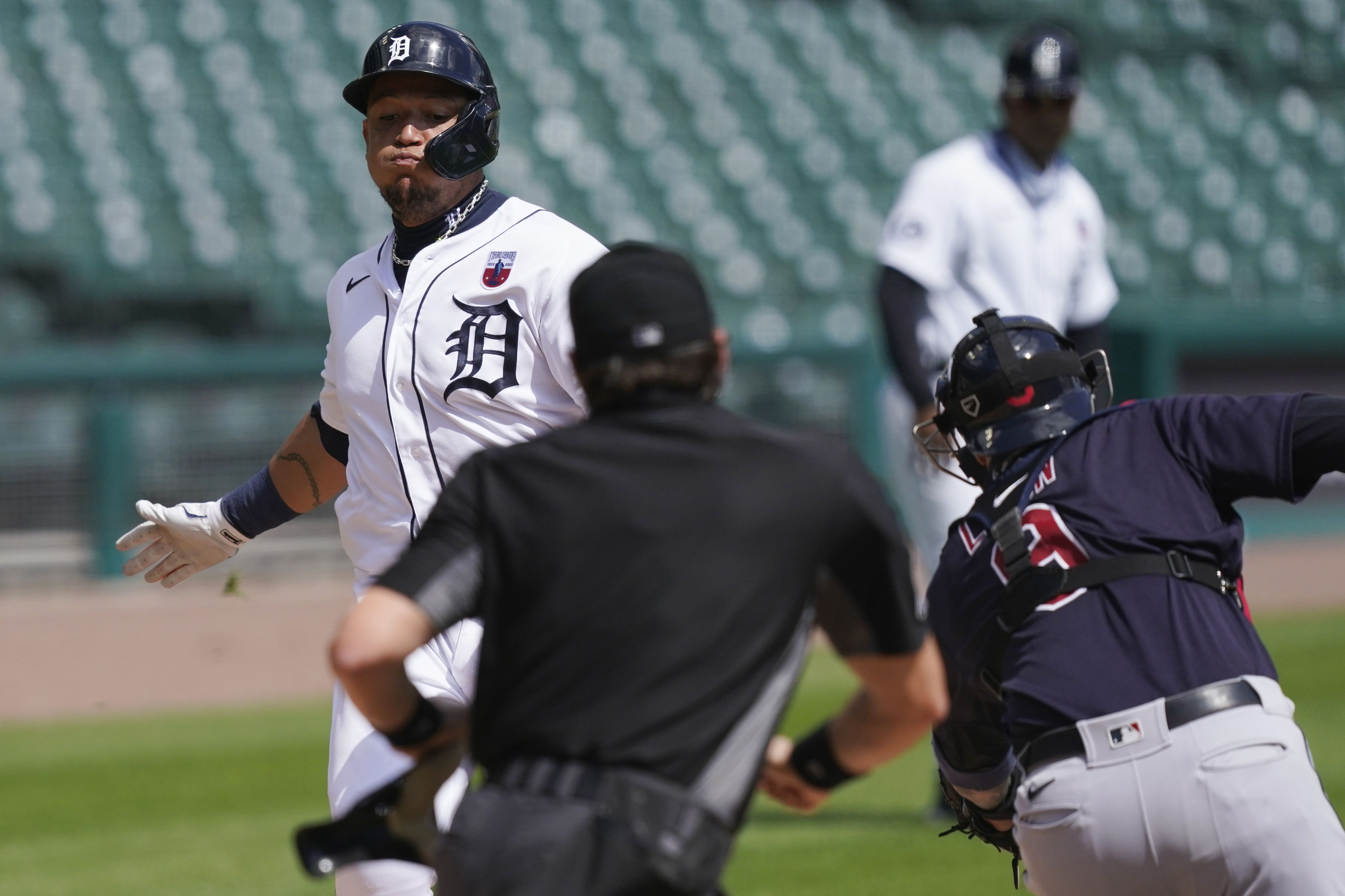 Tigers beat Twins, take series when Minnesota's late-game rally fizzles out