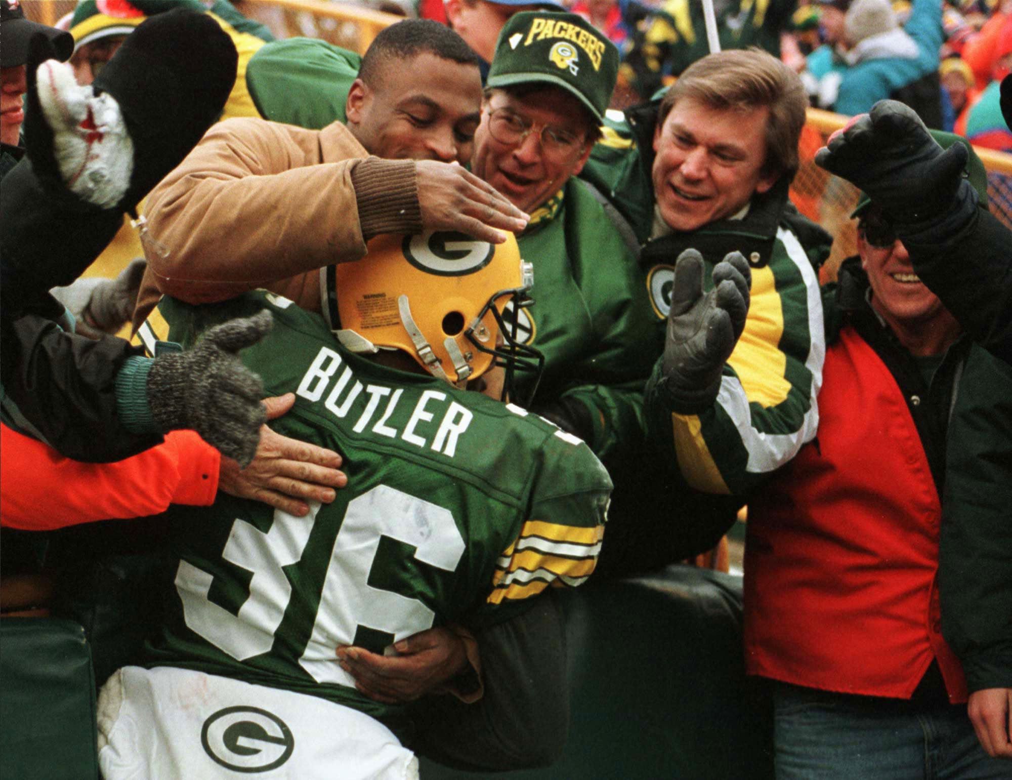 LeRoy Butler leaps one more time as he joins Lambeau ring of honor