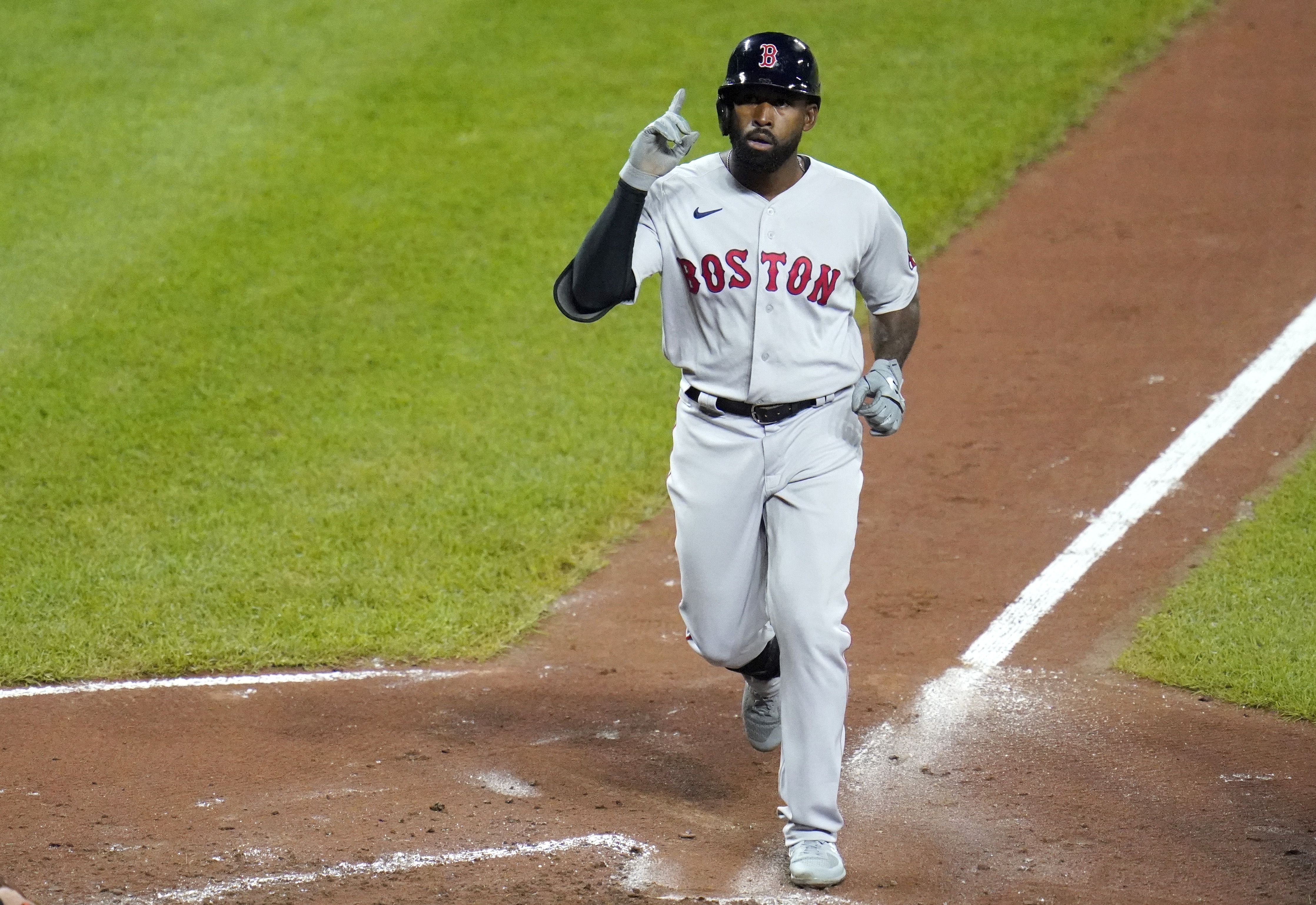 Jackie Bradley Jr., back with Red Sox after trying year, carrying