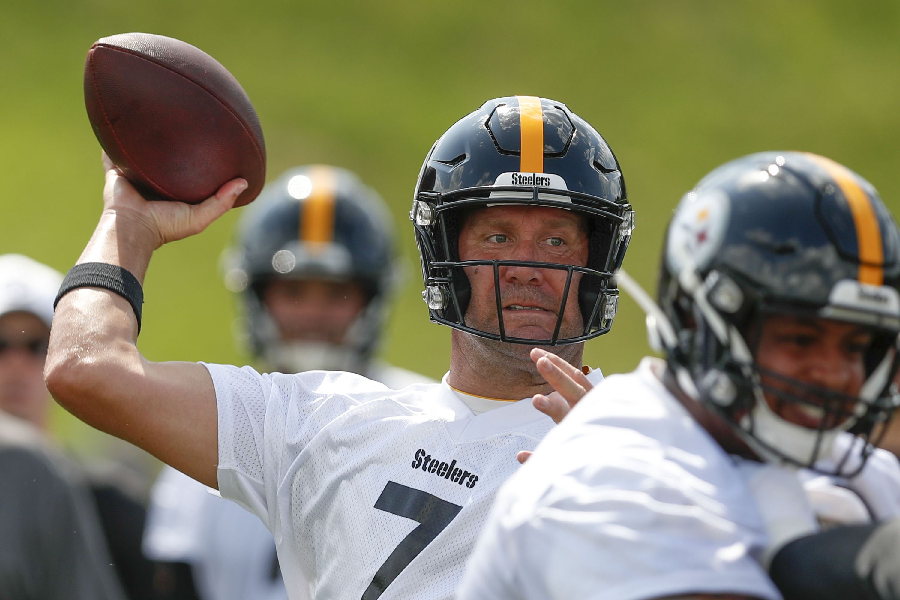 Antonio Brown threw a football at Ben Roethlisberger, skipped