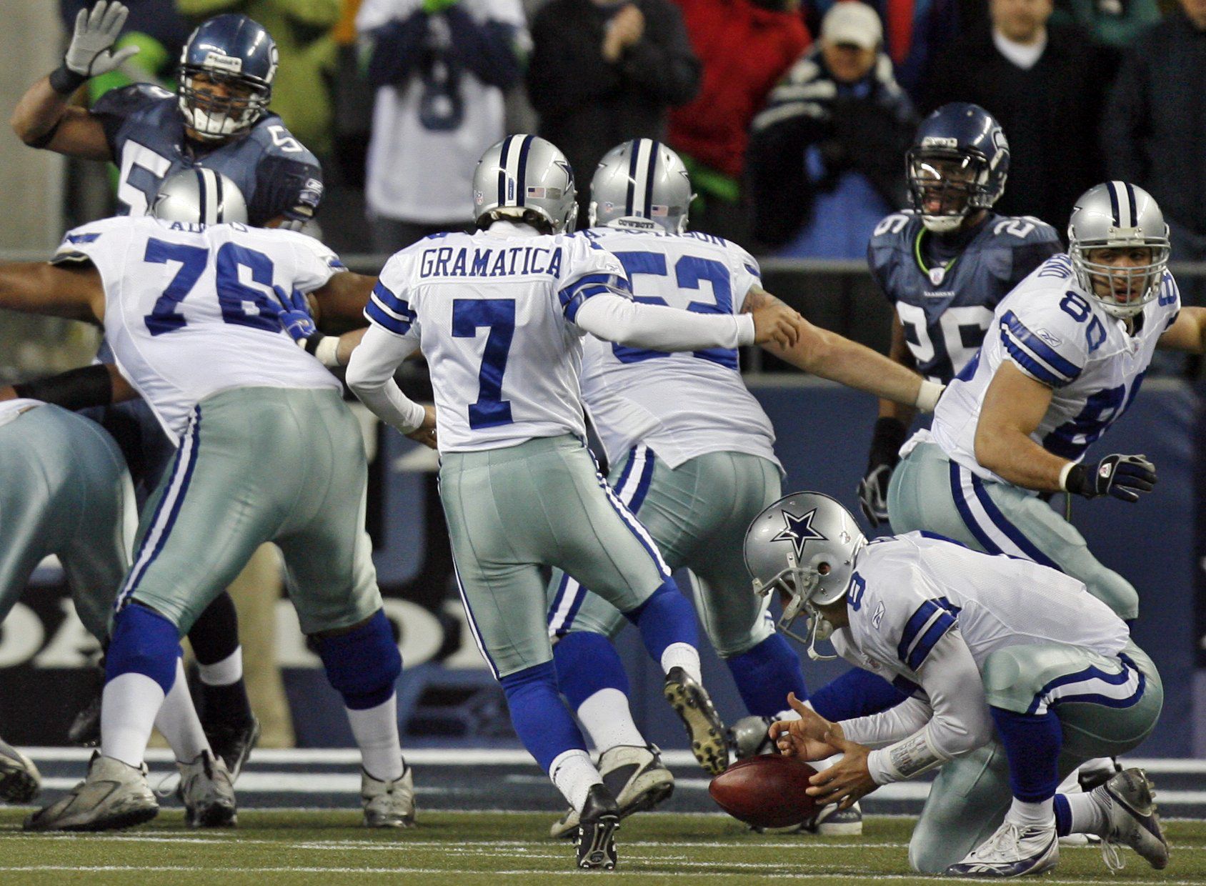 Tony Romo's Fumbled Field Goal Snap (HD) - 2006 NFC Wild Card