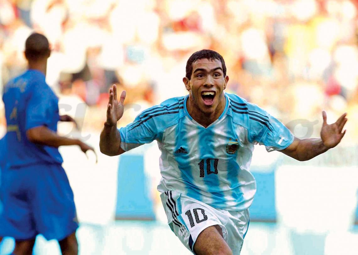 Carlos Tevez, Argentina 2004