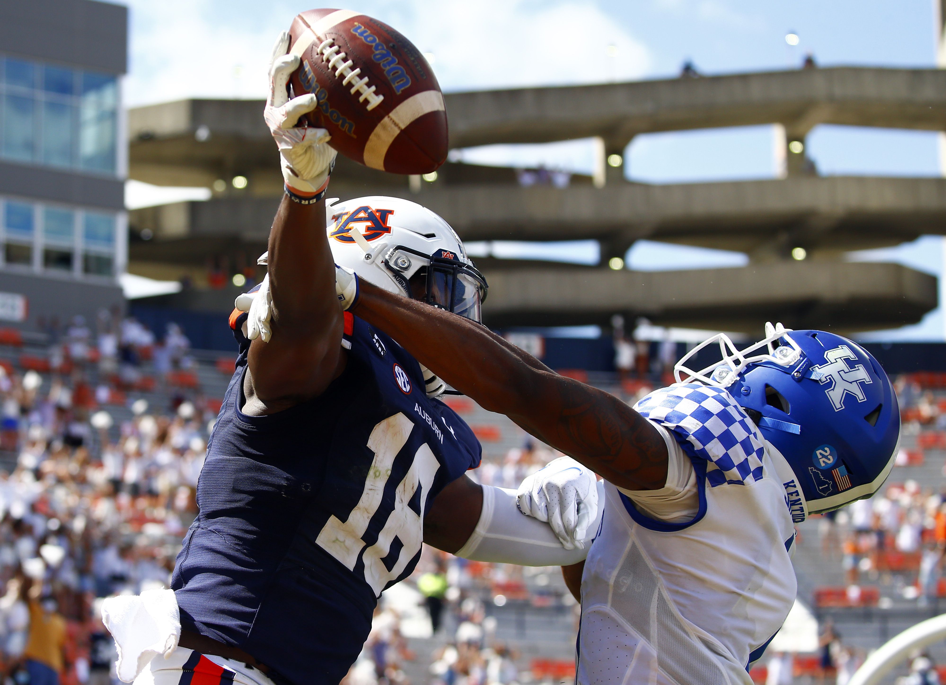 Auburn's Bo Nix getting tossed into fire, just like his Dad