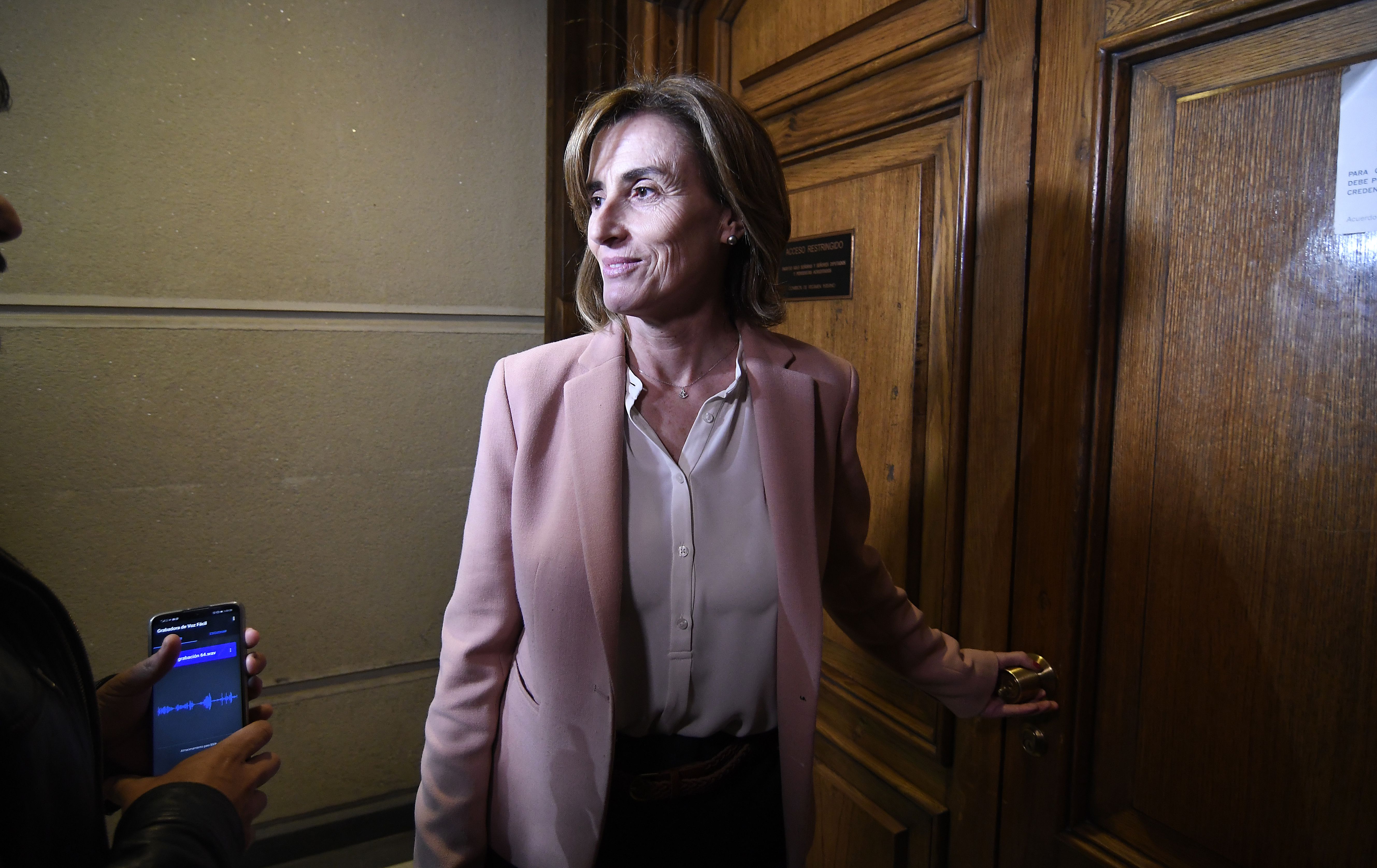 La ministra Marcela Cubillos en el Congreso, previo a la votación del acusación constitucional en la Cámara.