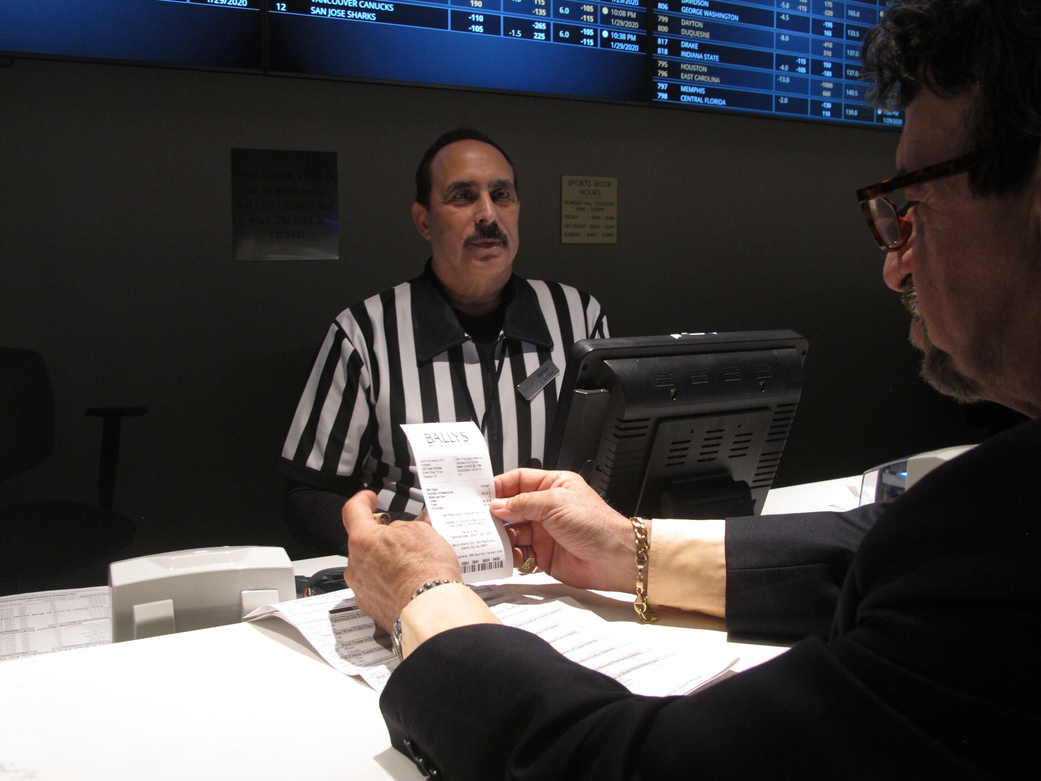 How to bet on the Super Bowl as legal sport betting spreads