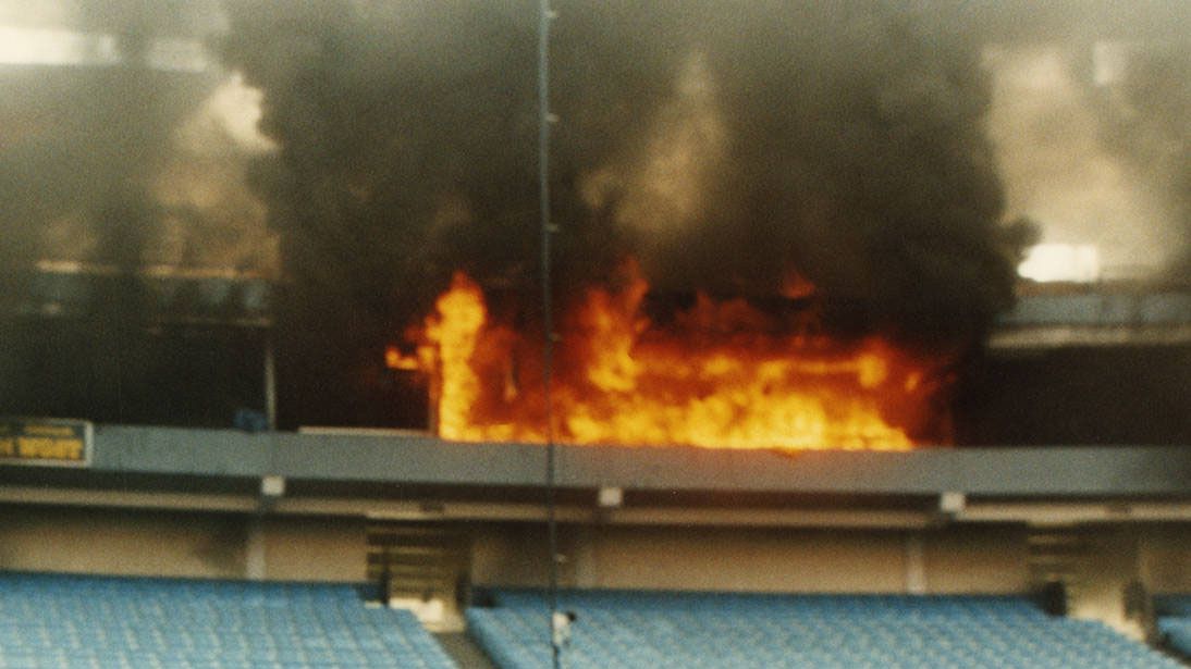 Retro Giant - Fire at Fulton County Stadium in 1993. Jeff Blauser and Mark  Lemke beat Instagram by 25 years with this timely photo. #MLB #AtlantaBraves  Atlanta Braves MLB