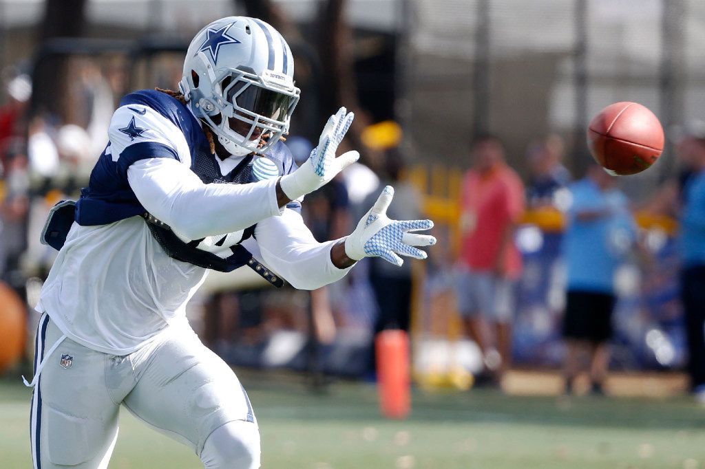 Jaylon Smith ends practice with sack, shows off signature