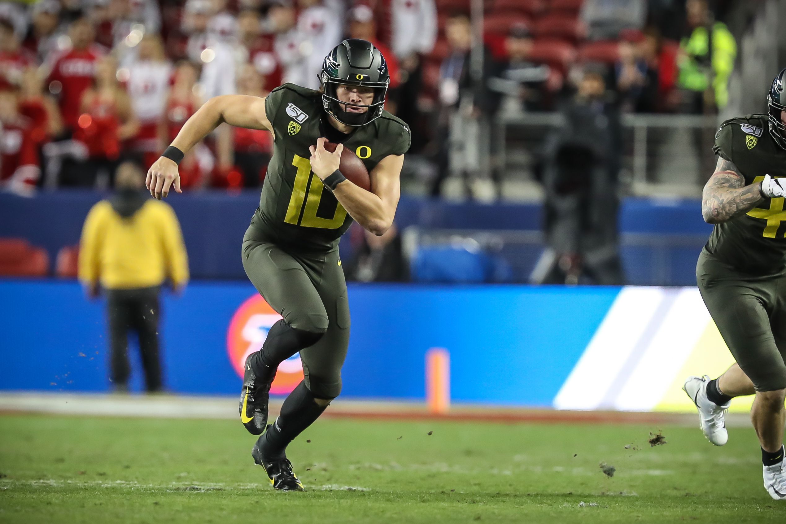 Justin Herbert Kayvon Thibodeaux & Marcus Mariota Oregon Ducks