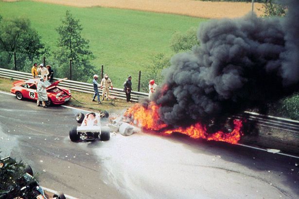 0_Crash-of-World-Champion-Niki-Lauda-1976.jpg