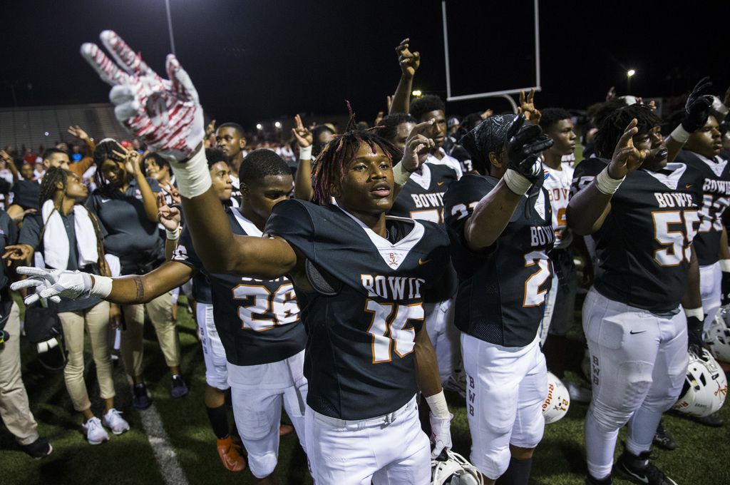 PHOTOS: Arlington Bowie's Marsaillus Sims' season-high 115 rushing yards  propel Volunteers over Arlington Colts 21-20